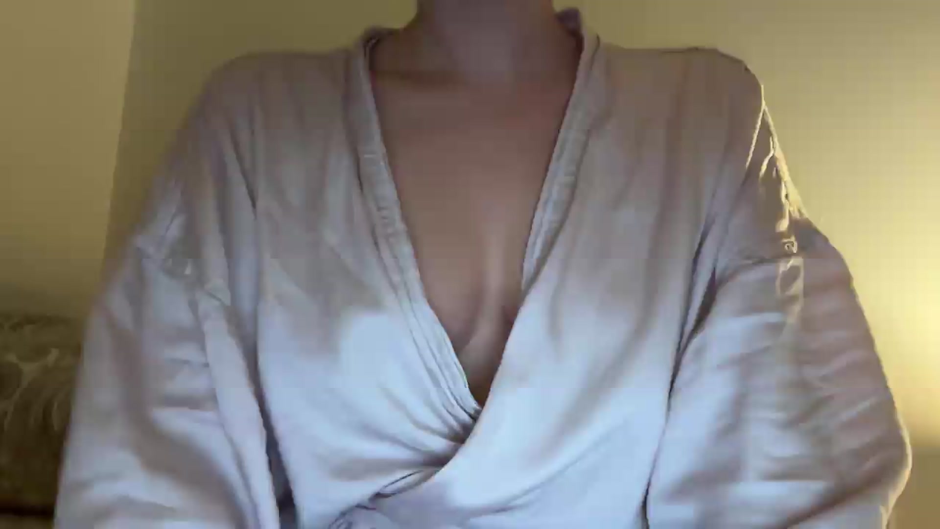 Gallery image thumbnail from cute_asian69's myfreecams stream on, 06/01/2026, 03:28 image 2 of 20