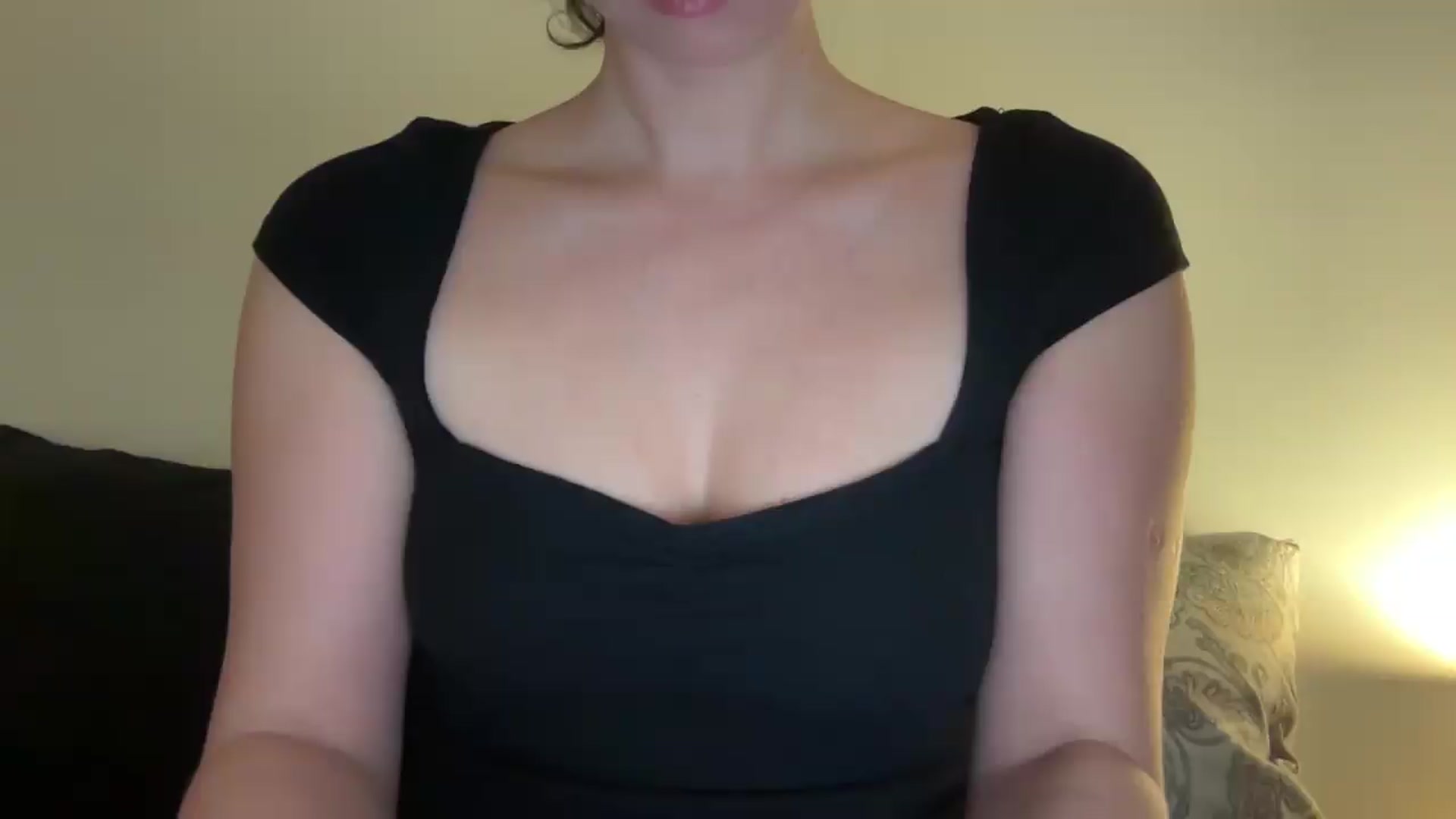 Gallery image thumbnail from cute_asian69's myfreecams stream on, 07/05/2026, 18:23 image 15 of 20