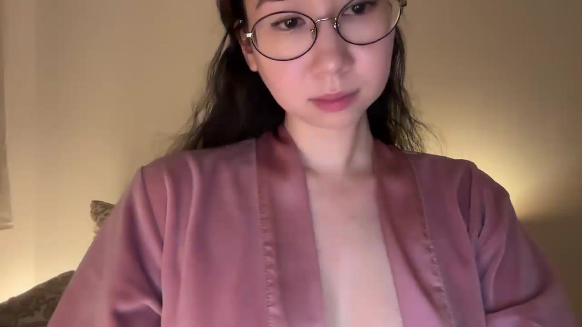 Gallery image thumbnail from cute_asian69's myfreecams stream on, 07/31/2026, 04:11 image 16 of 20