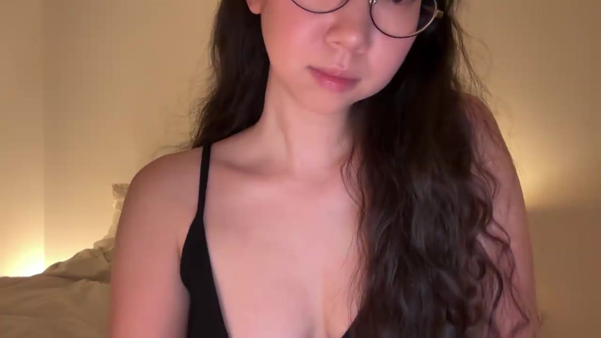 Gallery image thumbnail from cute_asian69's myfreecams stream on, 09/01/2026, 24:13 image 19 of 20