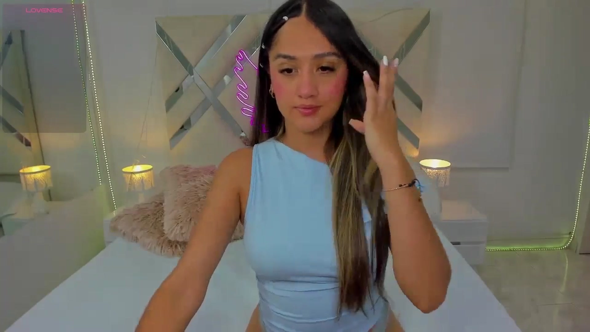 Gallery image thumbnail from cute_desiree's myfreecams stream on, 08/28/2025, 01:29 image 3 of 20