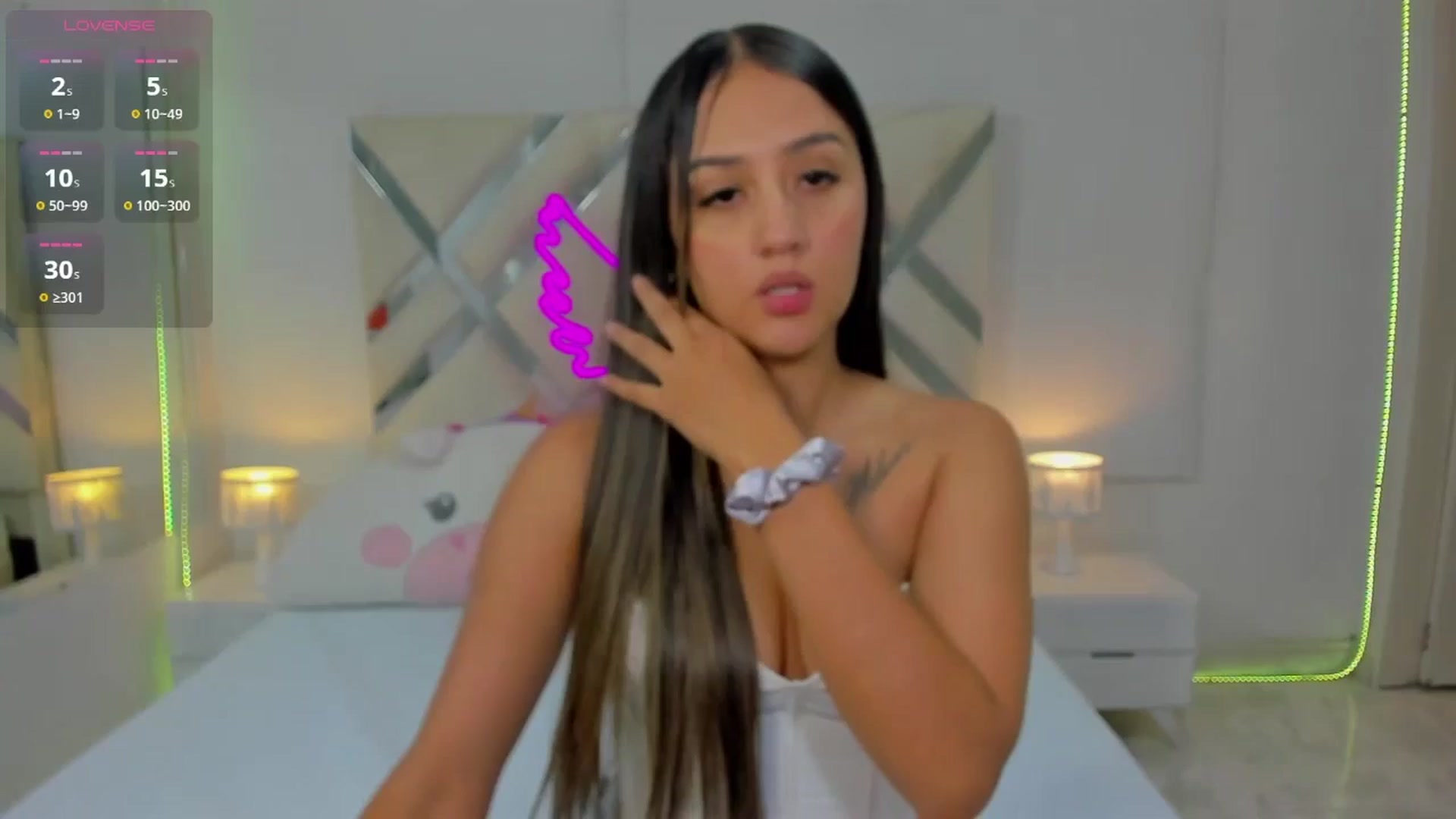 Gallery image thumbnail from cute_desiree's myfreecams stream on, 09/17/2025, 24:44 image 1 of 20