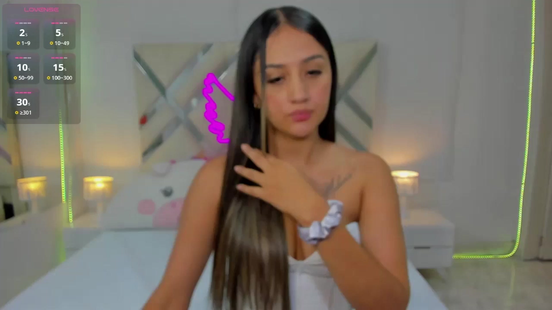 Gallery image thumbnail from cute_desiree's myfreecams stream on, 09/17/2025, 02:03 image 1 of 20