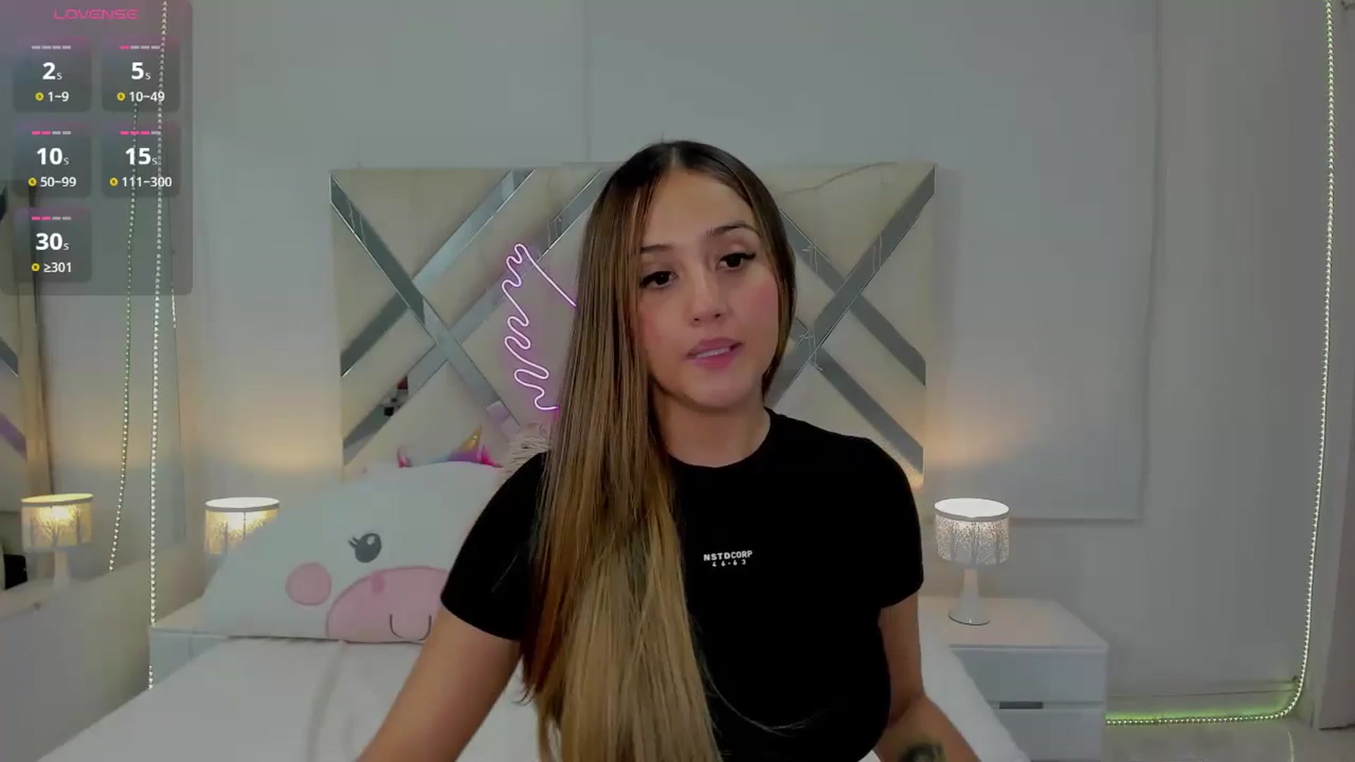Gallery image thumbnail from cute_desiree's myfreecams stream on, 10/24/2025, 22:55 image 19 of 20