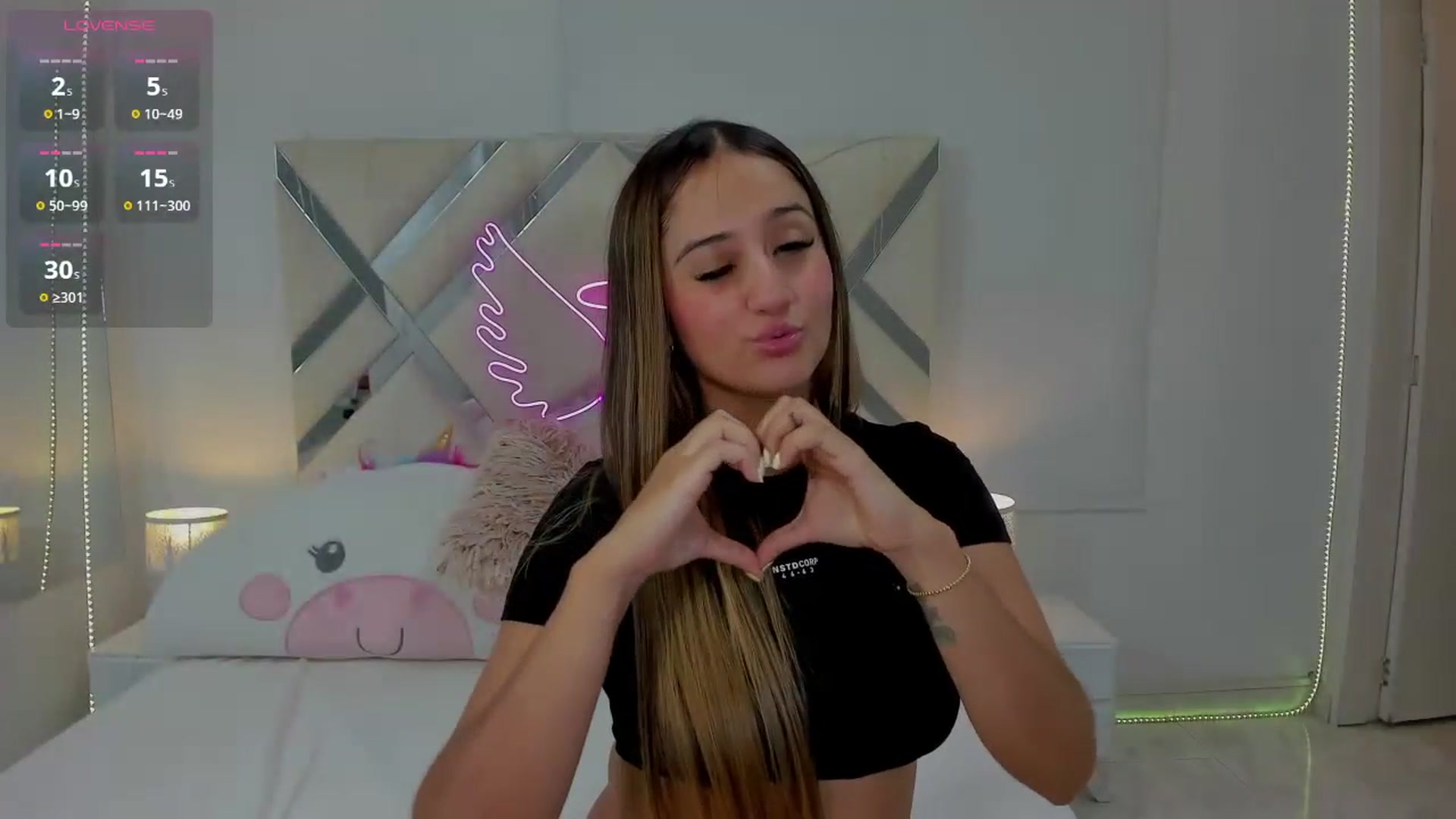 Gallery image thumbnail from cute_desiree's myfreecams stream on, 10/24/2025, 22:55 image 14 of 20