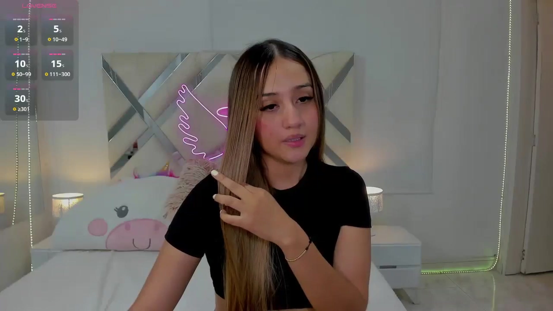 Gallery image thumbnail from cute_desiree's myfreecams stream on, 10/24/2025, 22:55 image 17 of 20