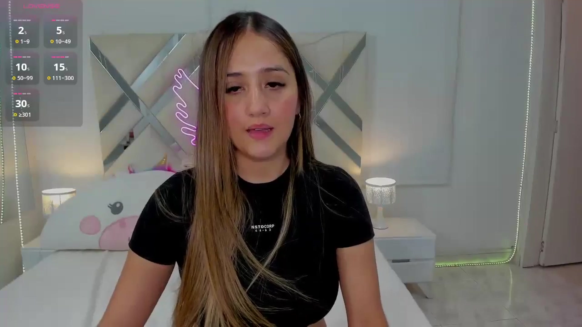 Gallery image thumbnail from cute_desiree's myfreecams stream on, 10/24/2025, 23:22 image 17 of 20