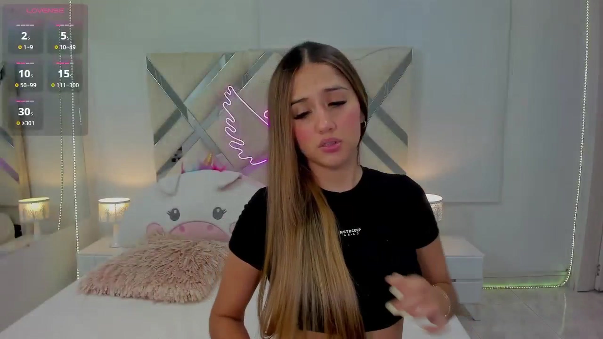 Gallery image thumbnail from cute_desiree's myfreecams stream on, 10/25/2025, 24:16 image 16 of 20