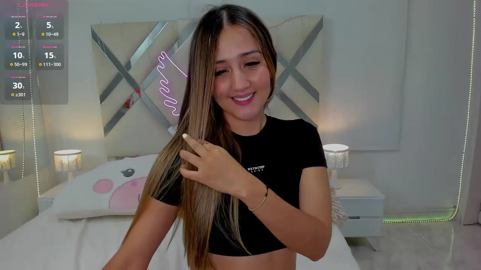Gallery image thumbnail from cute_desiree's myfreecams stream on, 10/25/2025, 24:16 image 8 of 20