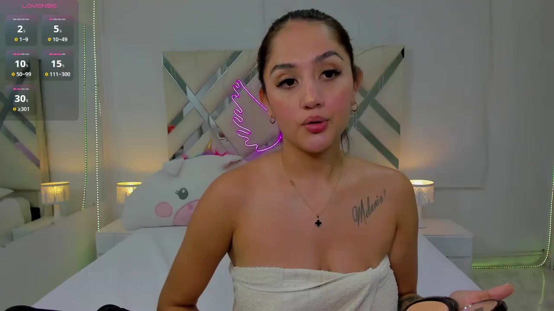 Gallery image thumbnail from cute_desiree's myfreecams stream on, 10/27/2025, 21:22 image 17 of 20