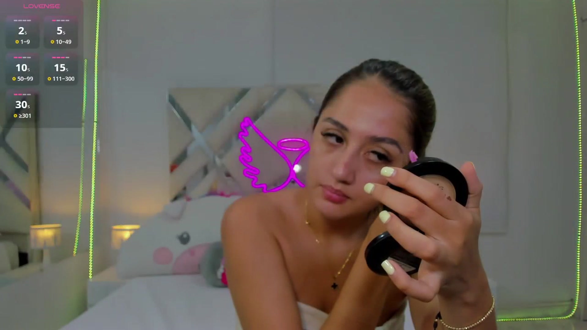 Gallery image thumbnail from cute_desiree's myfreecams stream on, 10/27/2025, 21:22 image 6 of 20