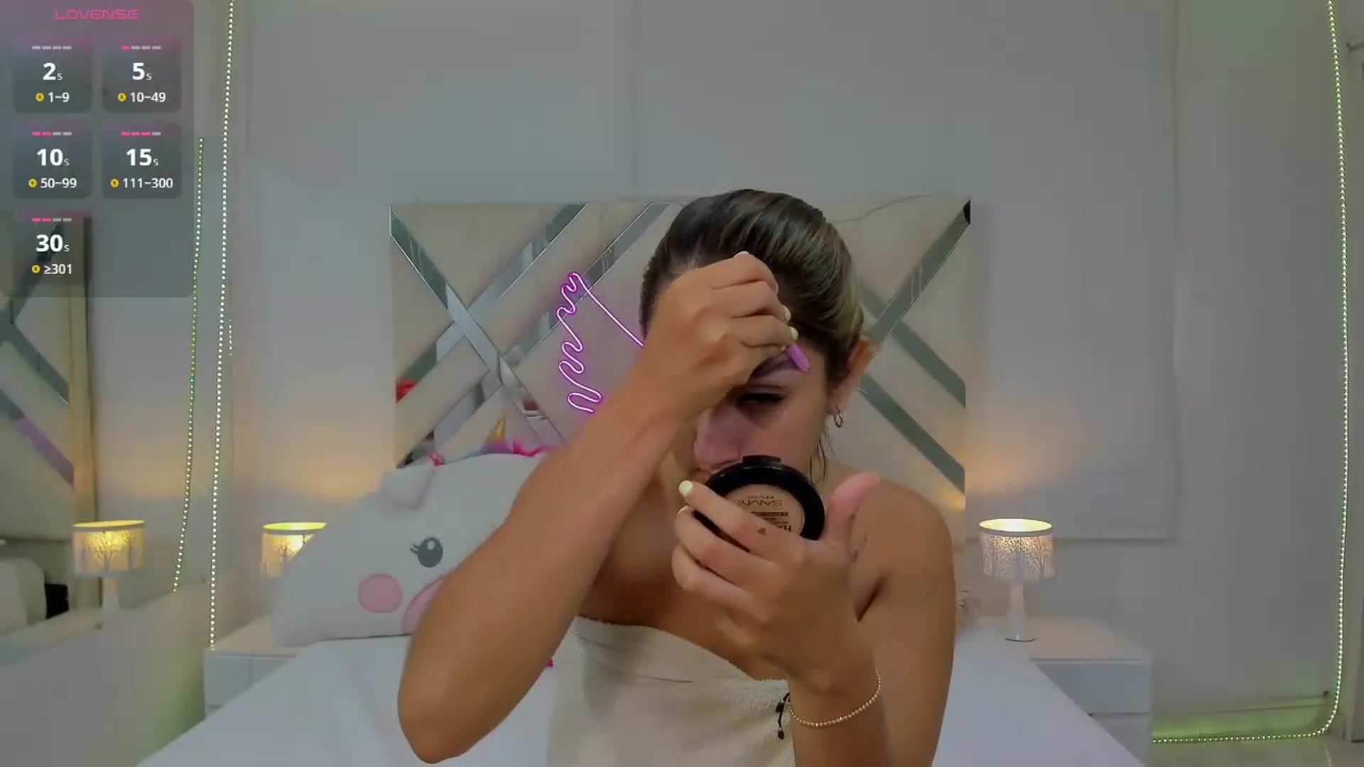 Gallery image thumbnail from cute_desiree's myfreecams stream on, 10/27/2025, 21:22 image 4 of 20