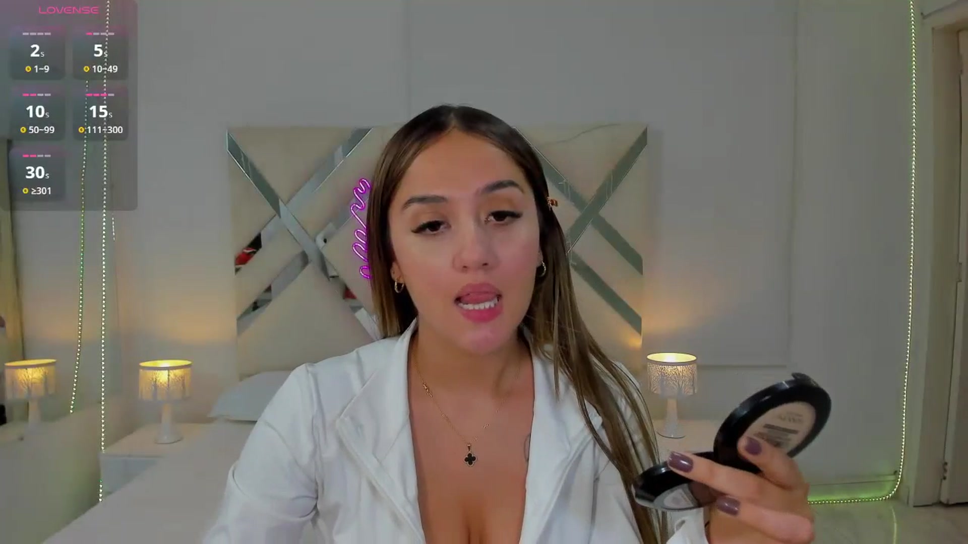 Gallery image thumbnail from cute_desiree's myfreecams stream on, 10/28/2025, 23:10 image 16 of 20