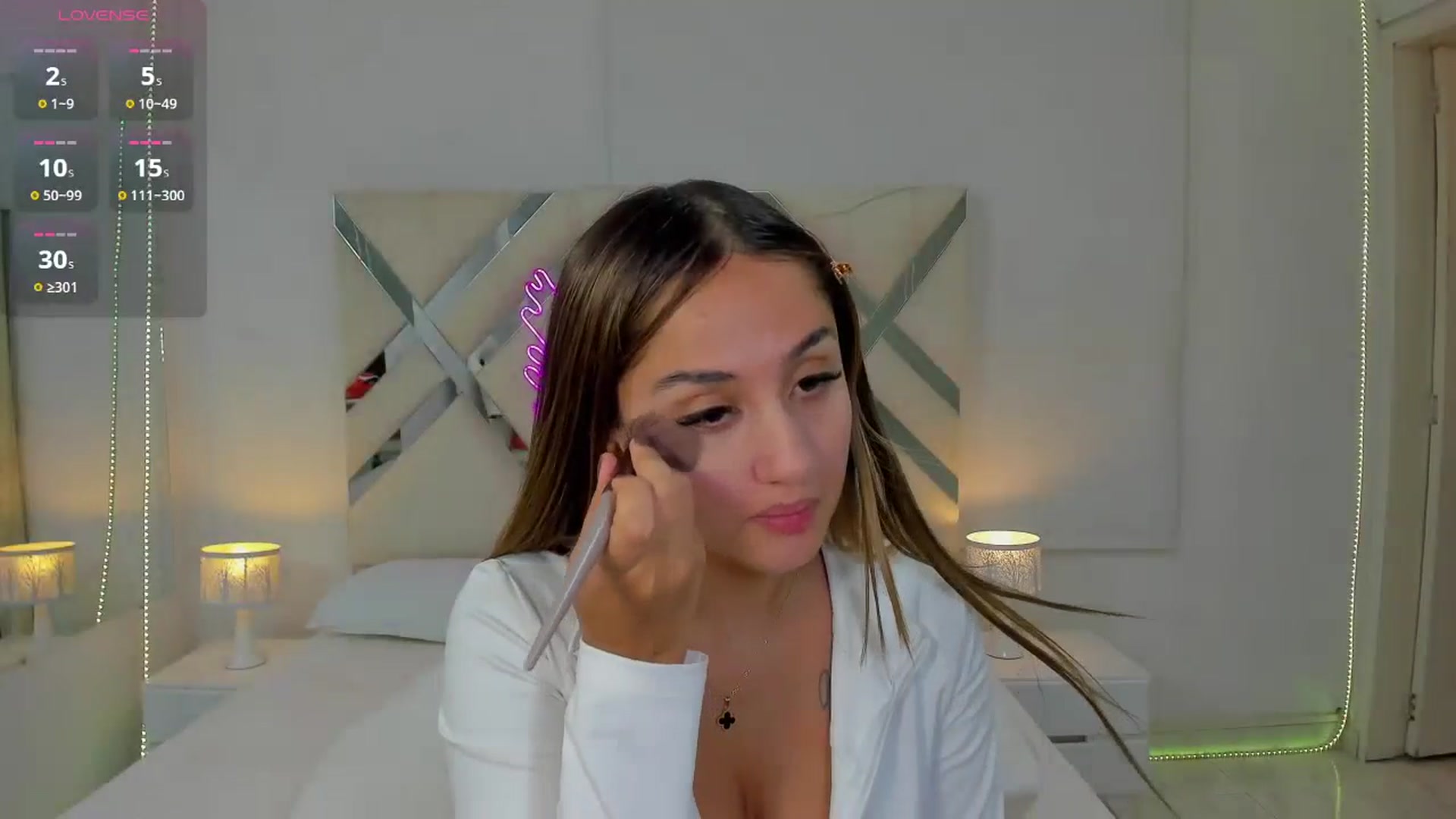 Gallery image thumbnail from cute_desiree's myfreecams stream on, 10/28/2025, 23:10 image 17 of 20