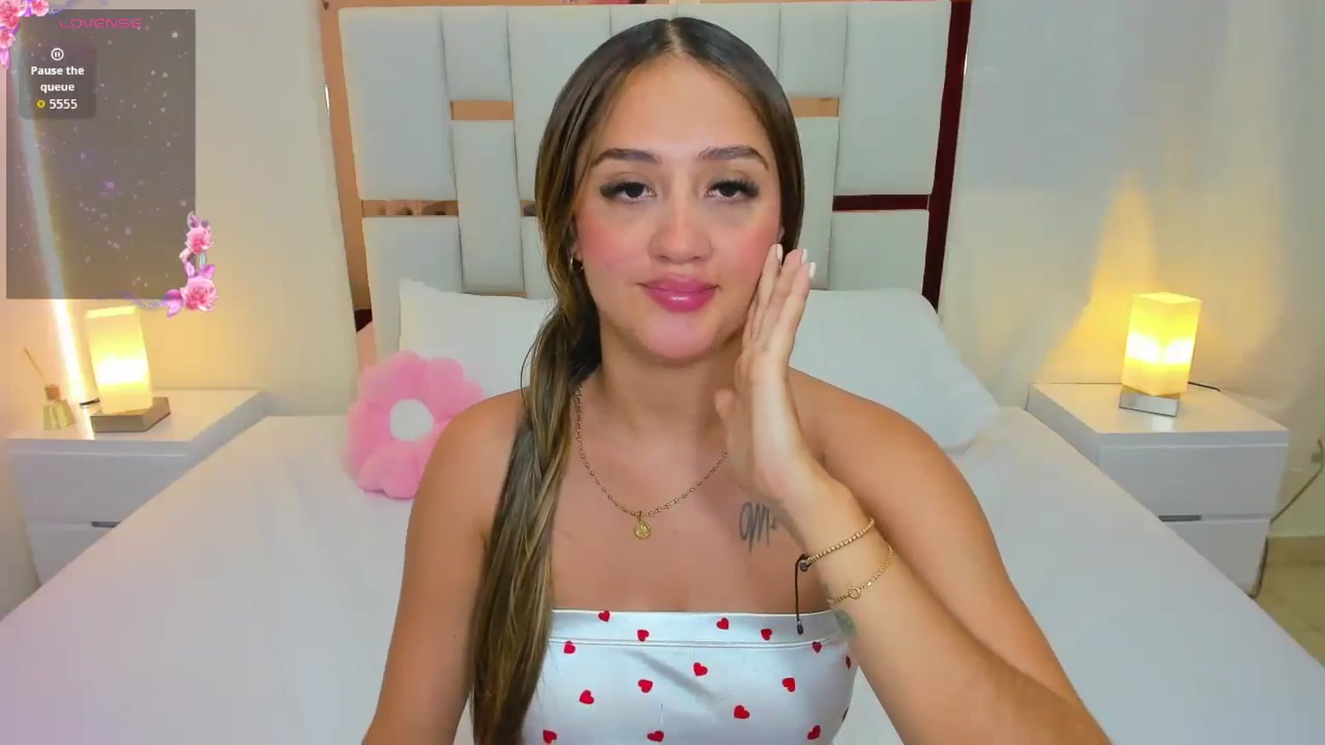Gallery image thumbnail from cute_desiree's myfreecams stream on, 11/18/2025, 22:26 image 11 of 20