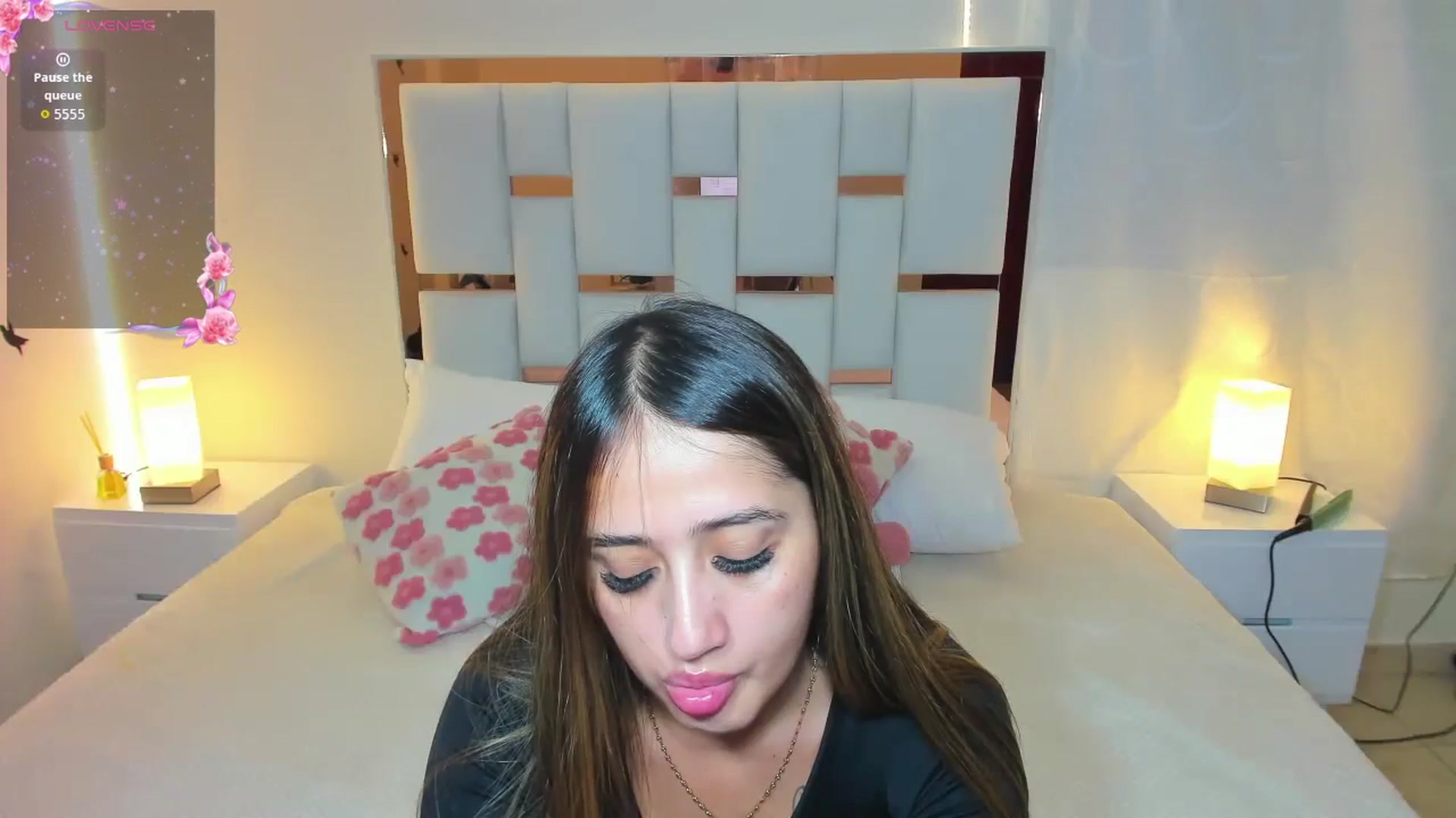 Gallery image thumbnail from cute_desiree's myfreecams stream on, 12/14/2025, 24:47 image 19 of 20