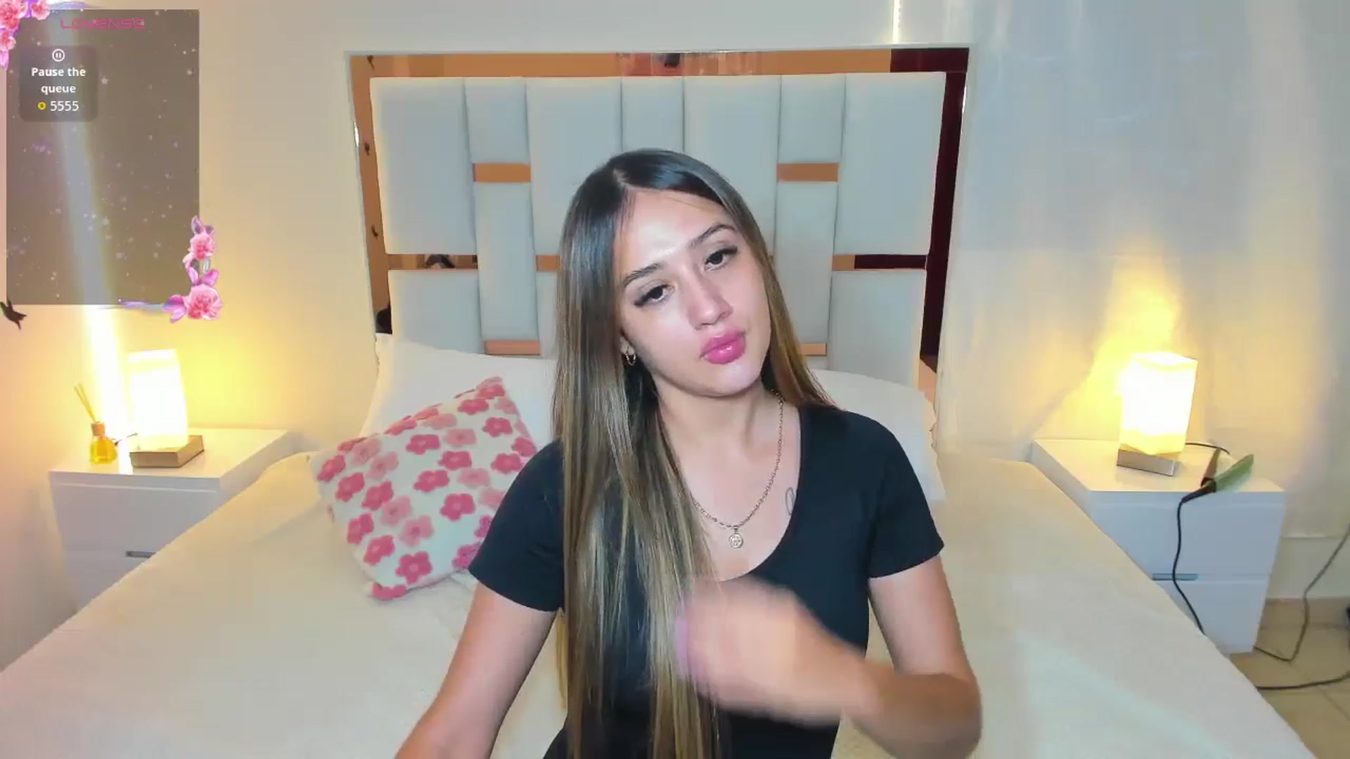 Gallery image thumbnail from cute_desiree's myfreecams stream on, 12/14/2025, 24:47 image 15 of 20