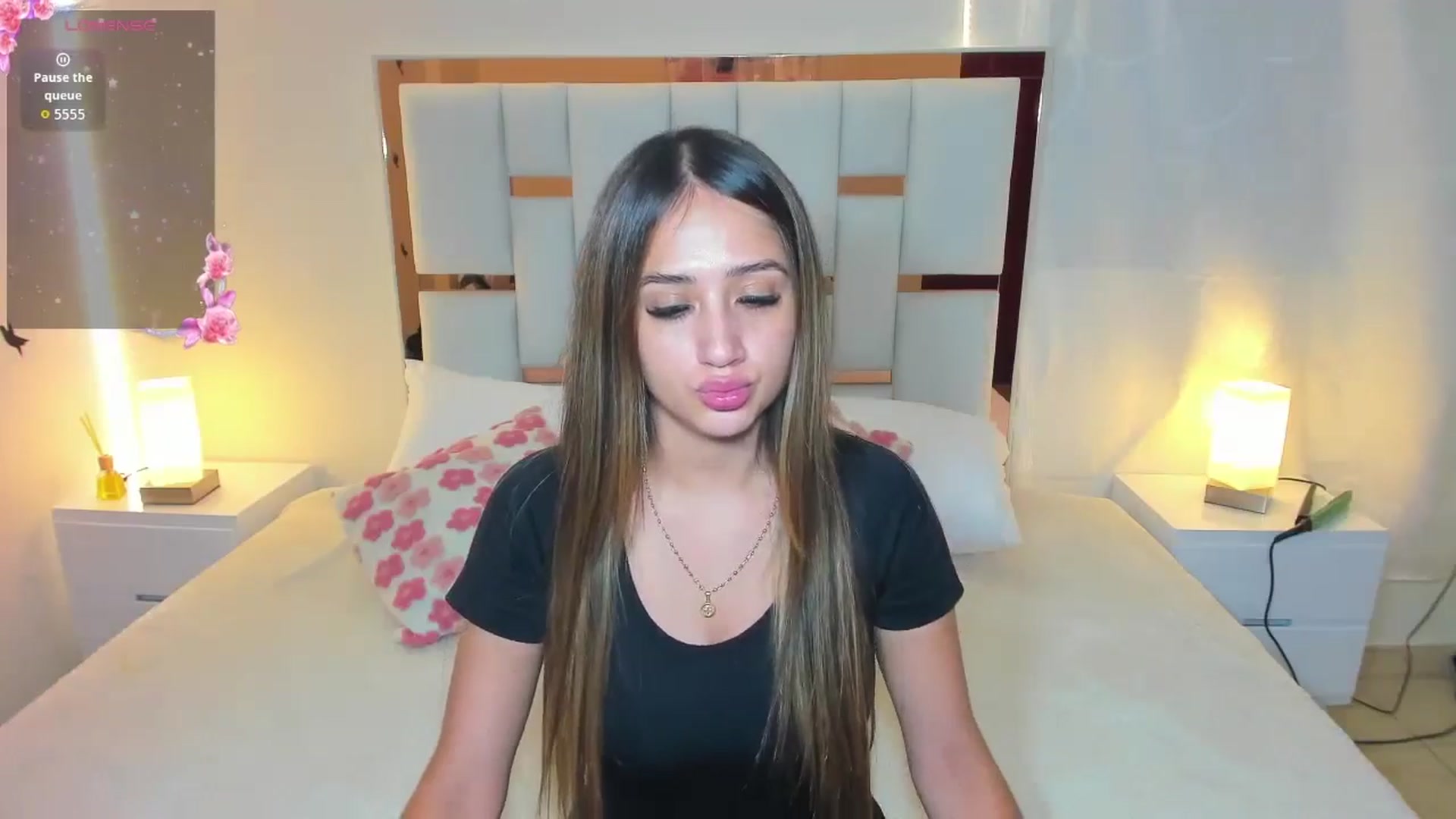 Gallery image thumbnail from cute_desiree's myfreecams stream on, 12/14/2025, 01:37 image 4 of 20