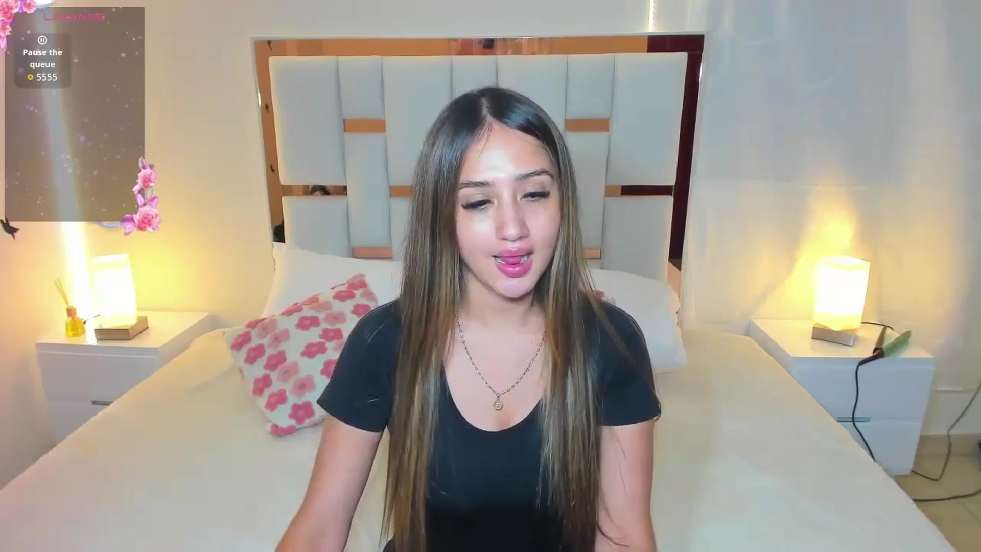 Gallery image thumbnail from cute_desiree's myfreecams stream on, 12/14/2025, 01:37 image 3 of 20