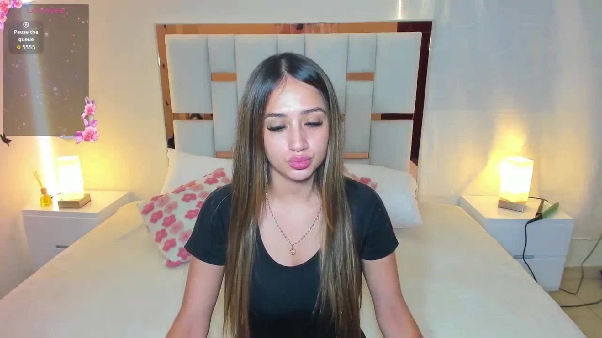 Gallery image thumbnail from cute_desiree's myfreecams stream on, 12/14/2025, 01:37 image 13 of 20