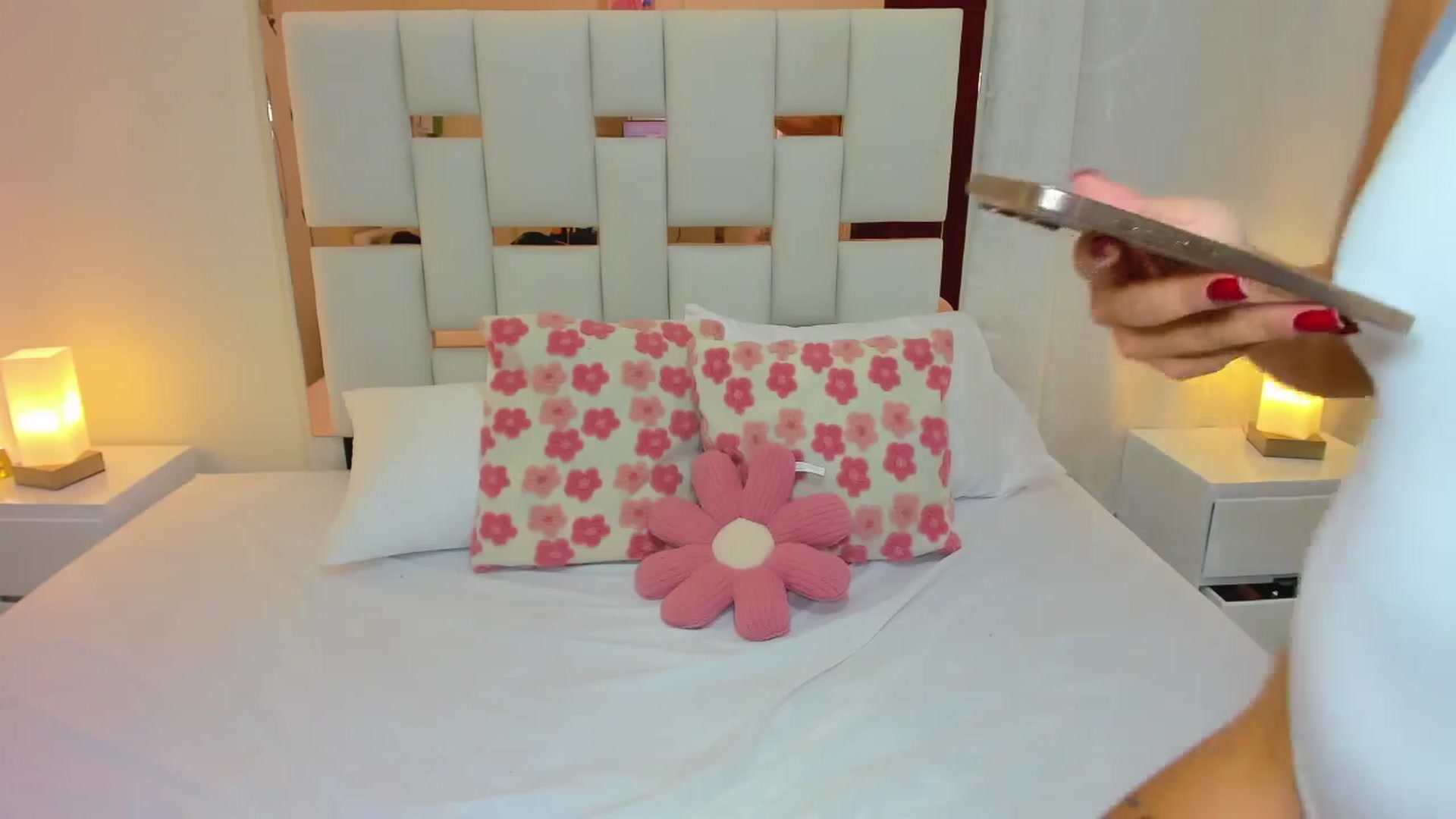 Gallery image thumbnail from cute_desiree's myfreecams stream on, 01/24/2026, 24:00 image 20 of 20