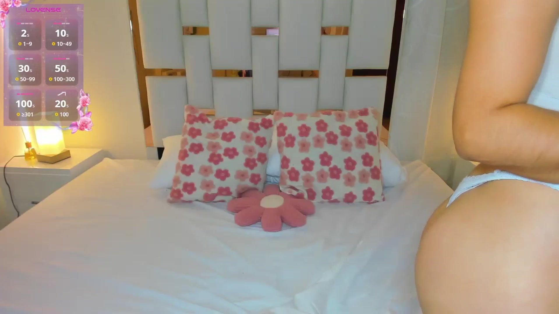Gallery image thumbnail from cute_desiree's myfreecams stream on, 01/26/2026, 23:58 image 3 of 20