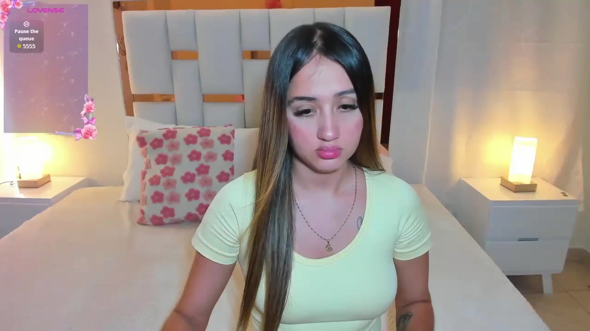 Gallery image thumbnail from cute_desiree's myfreecams stream on, 03/17/2026, 01:04 image 18 of 20