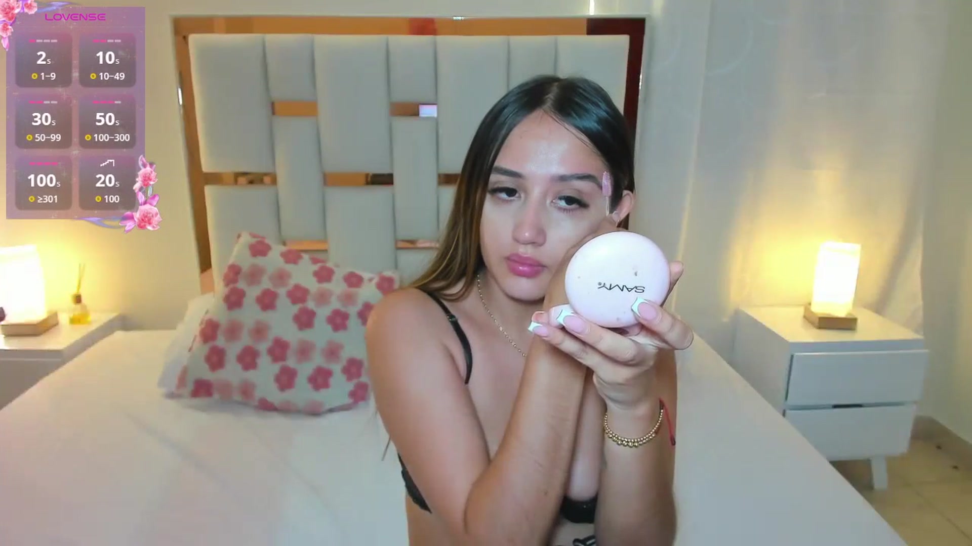 Gallery image thumbnail from cute_desiree's myfreecams stream on, 04/15/2026, 24:01 image 12 of 20