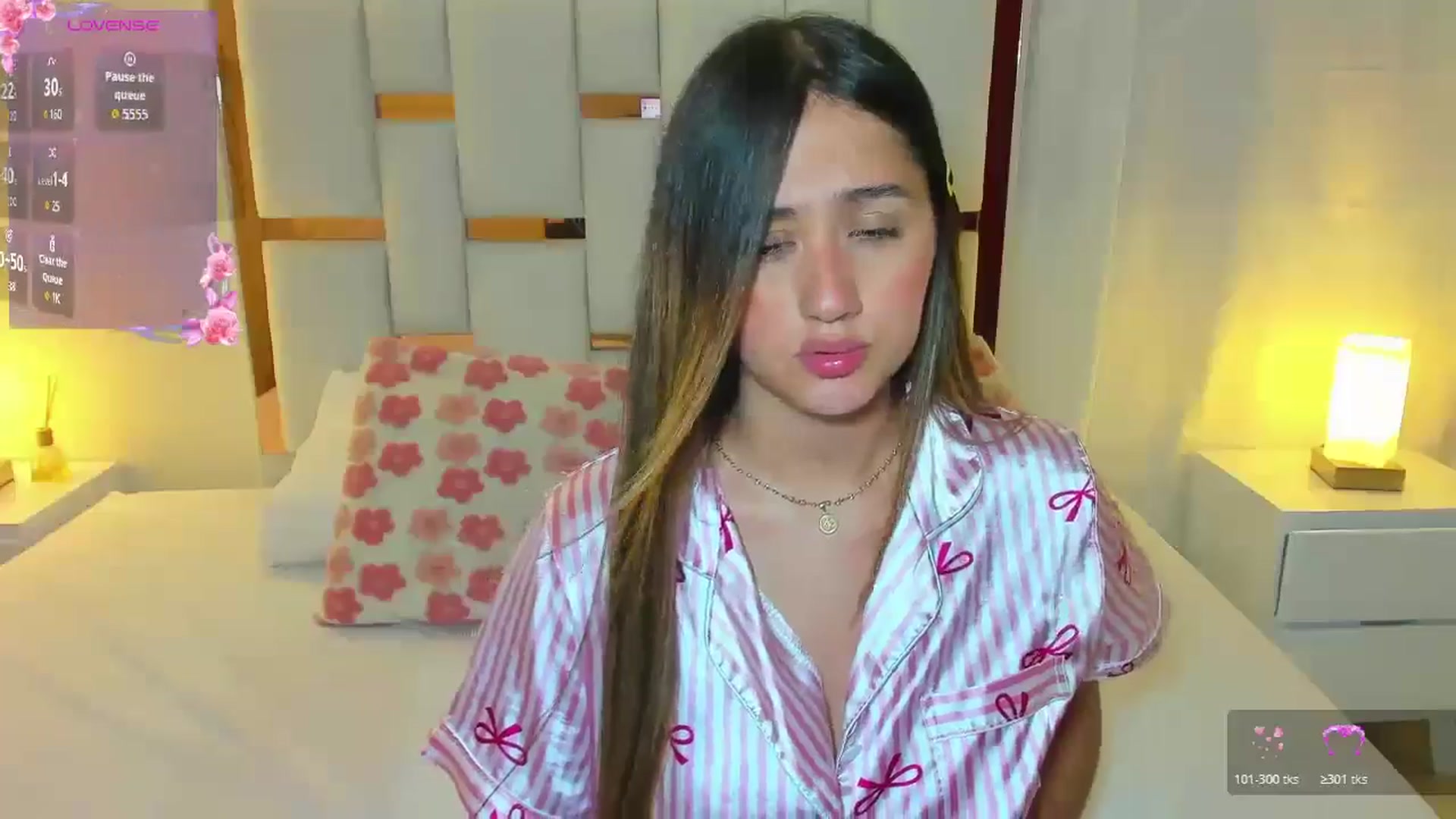 Gallery image thumbnail from cute_desiree's myfreecams stream on, 05/10/2026, 24:15 image 17 of 20