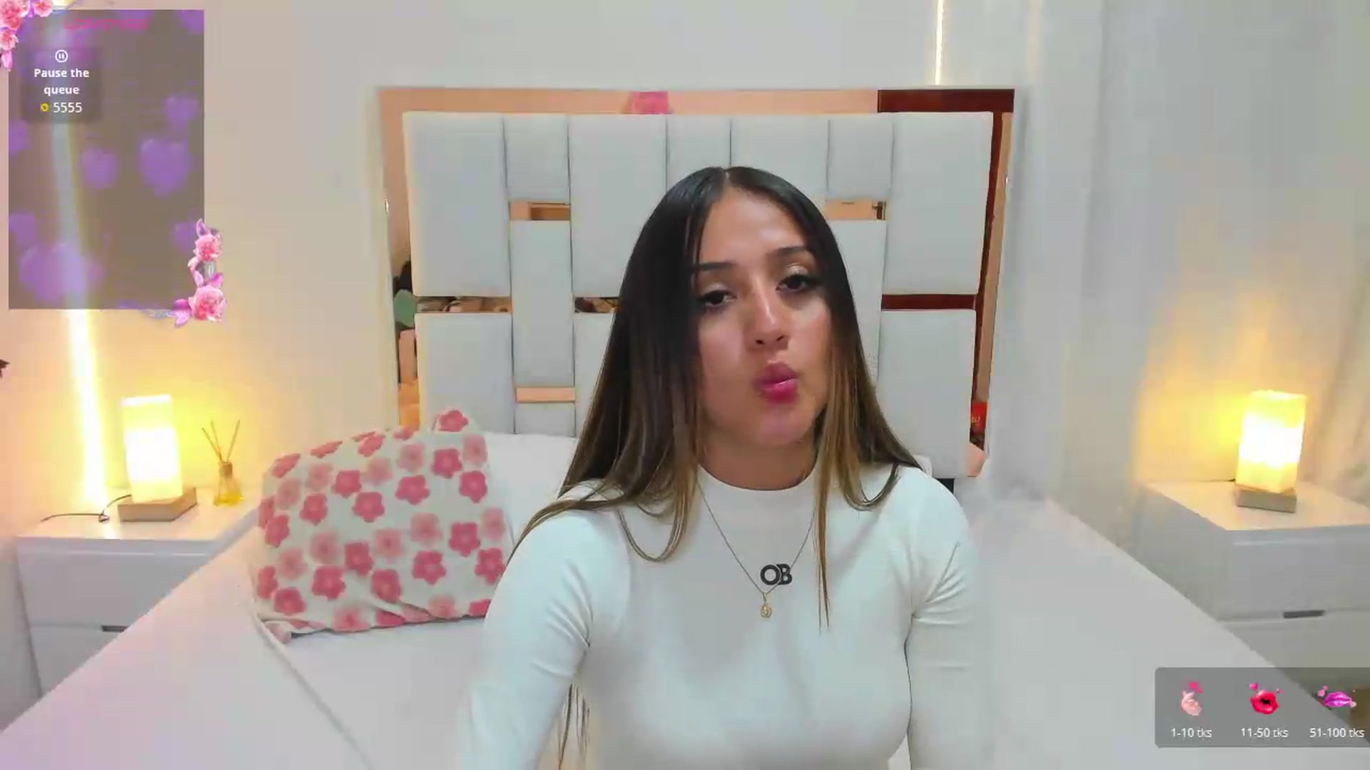 Gallery image thumbnail from cute_desiree's myfreecams stream on, 07/16/2026, 23:43 image 12 of 20