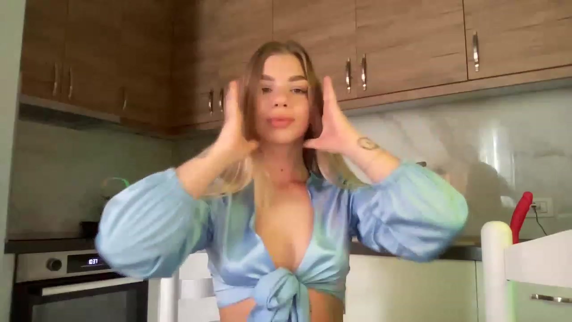 Gallery image thumbnail from cute_strawb99's myfreecams stream on, 11/15/2022, 13:33 image 13 of 20