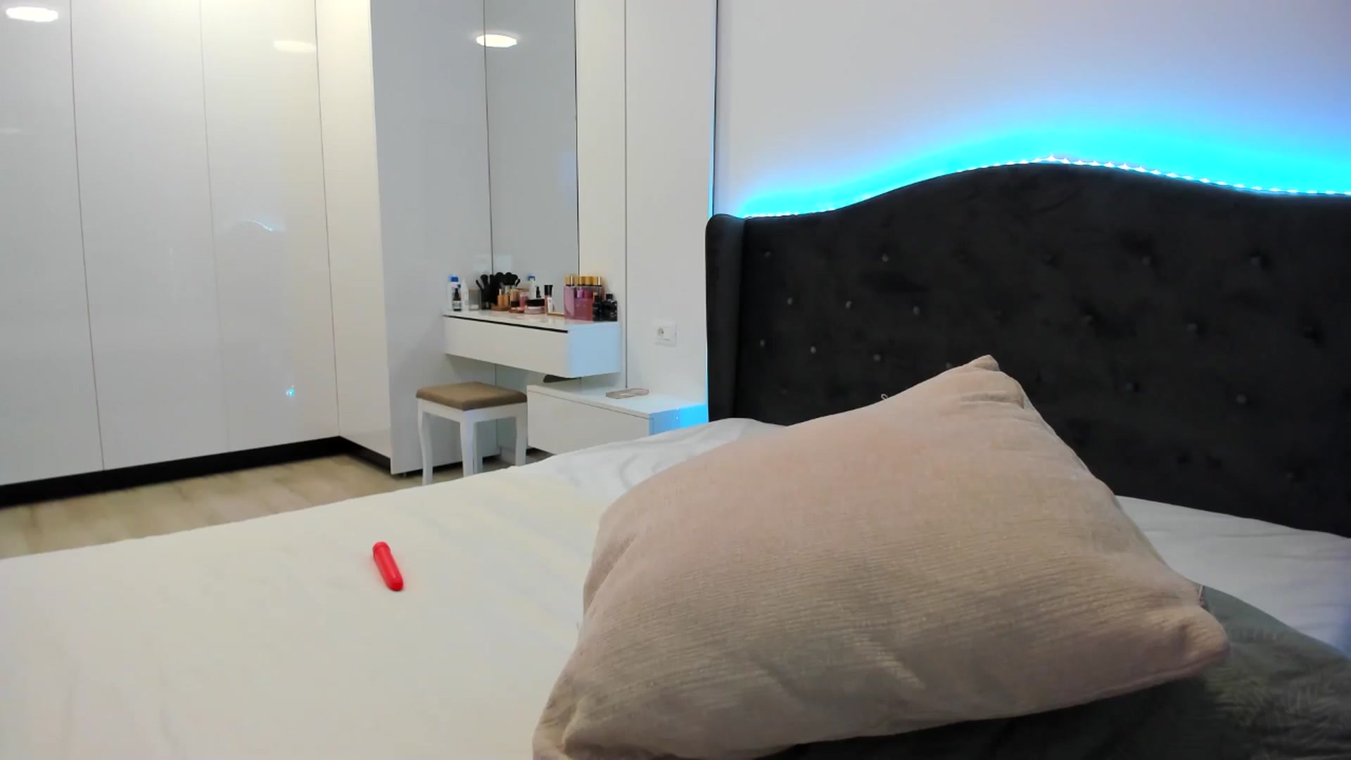 Gallery image thumbnail from cuteandsweet's myfreecams stream on, 02/23/2025, 21:33 image 13 of 20