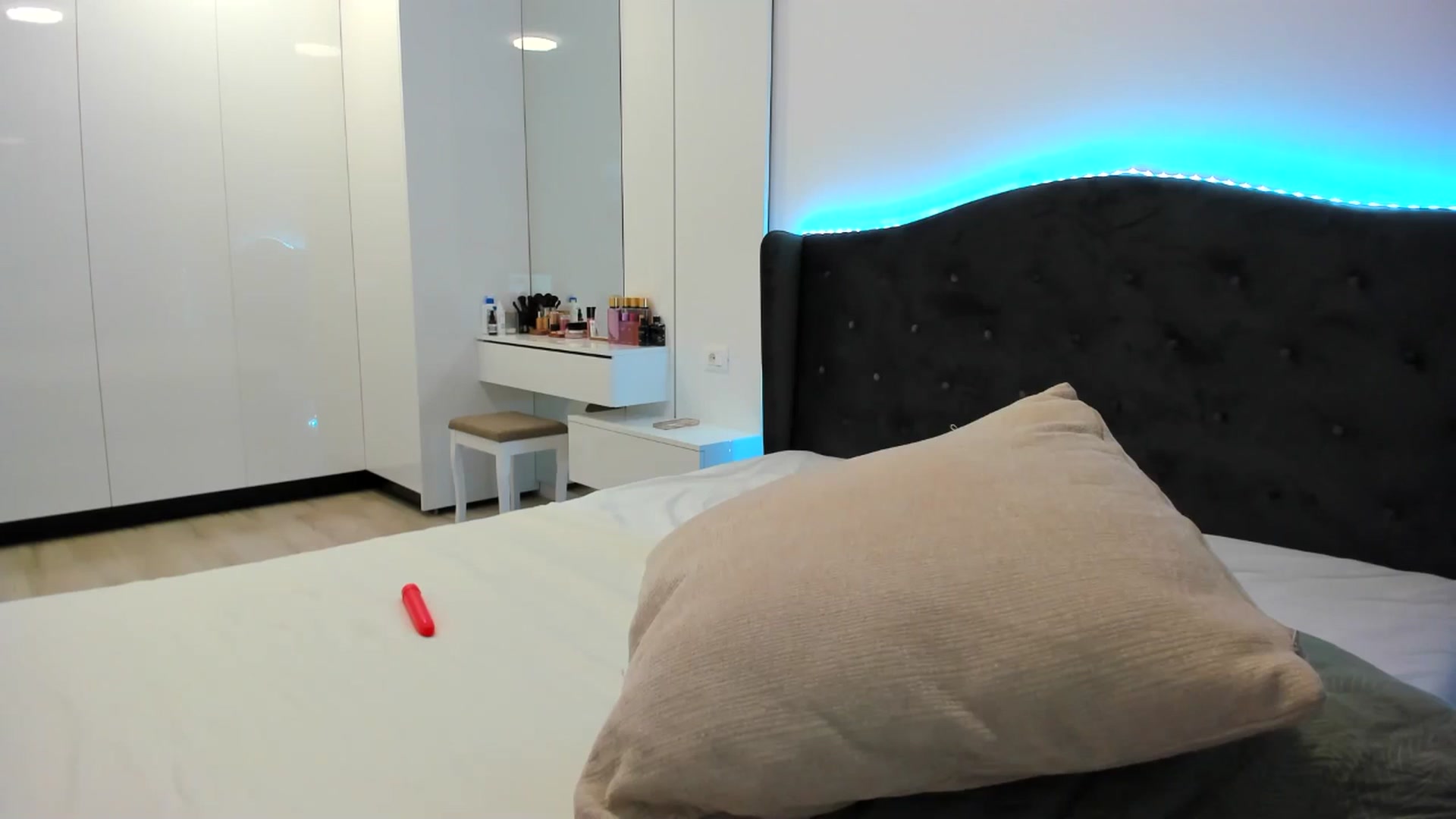 Gallery image thumbnail from cuteandsweet's myfreecams stream on, 02/23/2025, 21:33 image 16 of 20