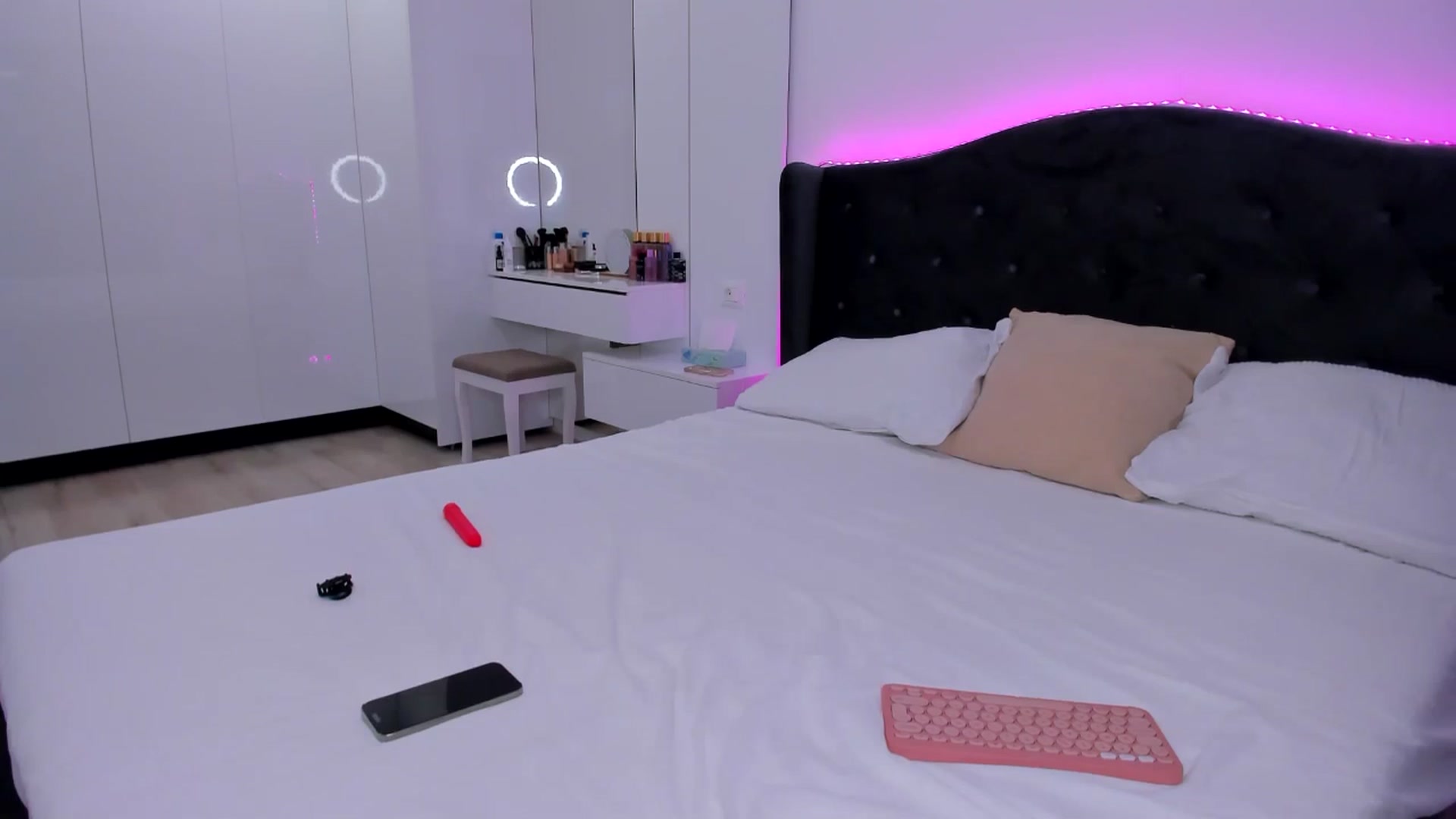 Gallery image thumbnail from cuteandsweet's myfreecams stream on, 03/06/2025, 20:42 image 5 of 20