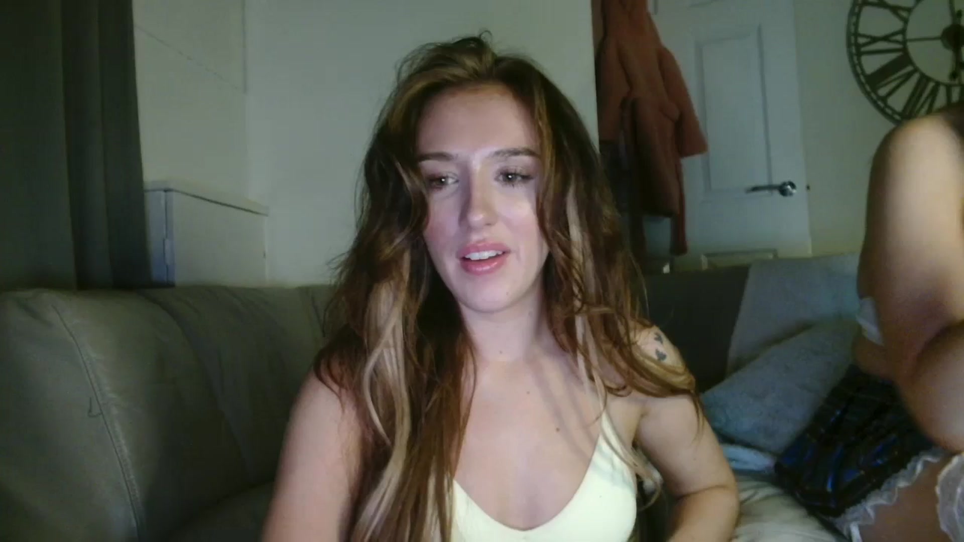 Gallery image thumbnail from cutebabe58's myfreecams stream on, 09/19/2023, 21:38 image 16 of 20