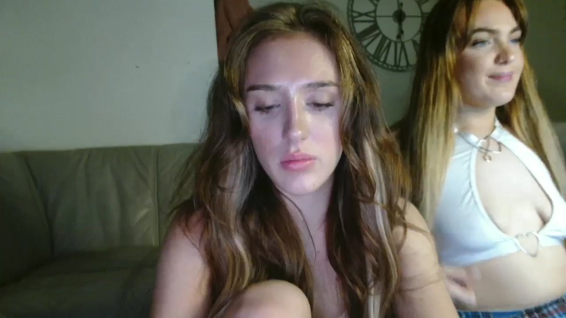 Gallery image thumbnail from cutebabe58's myfreecams stream on, 09/19/2023, 21:56 image 7 of 20