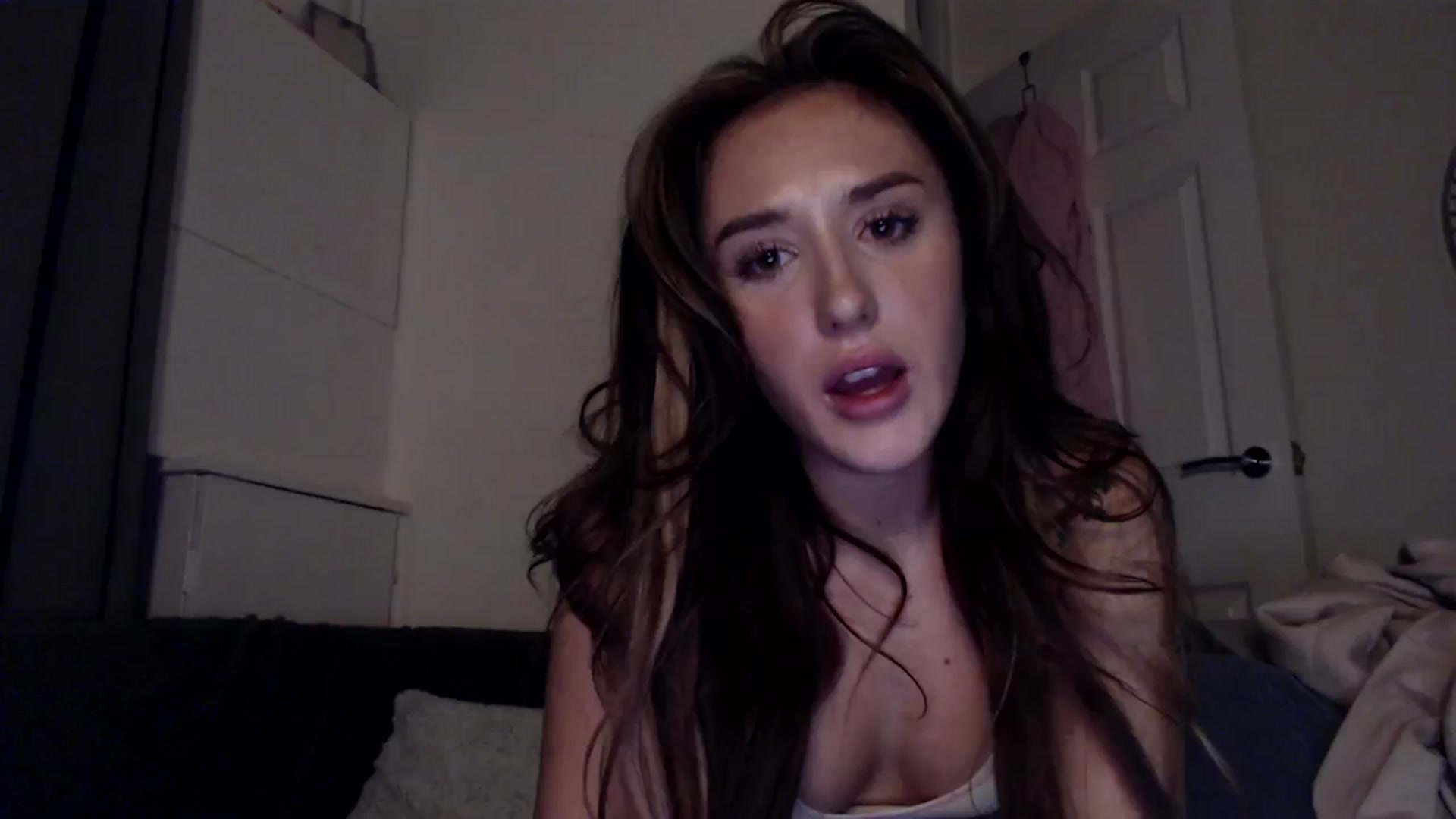 Gallery image thumbnail from cutebabe58's myfreecams stream on, 09/24/2023, 22:11 image 16 of 20