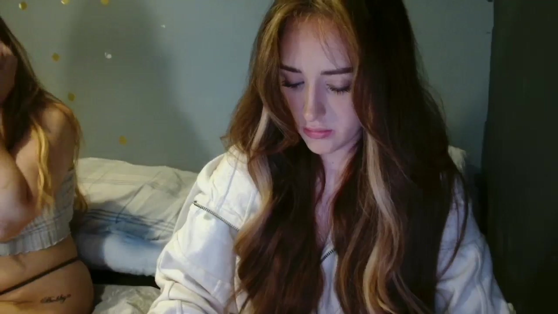 Gallery image thumbnail from cutebabe58's myfreecams stream on, 10/03/2023, 16:23 image 12 of 20