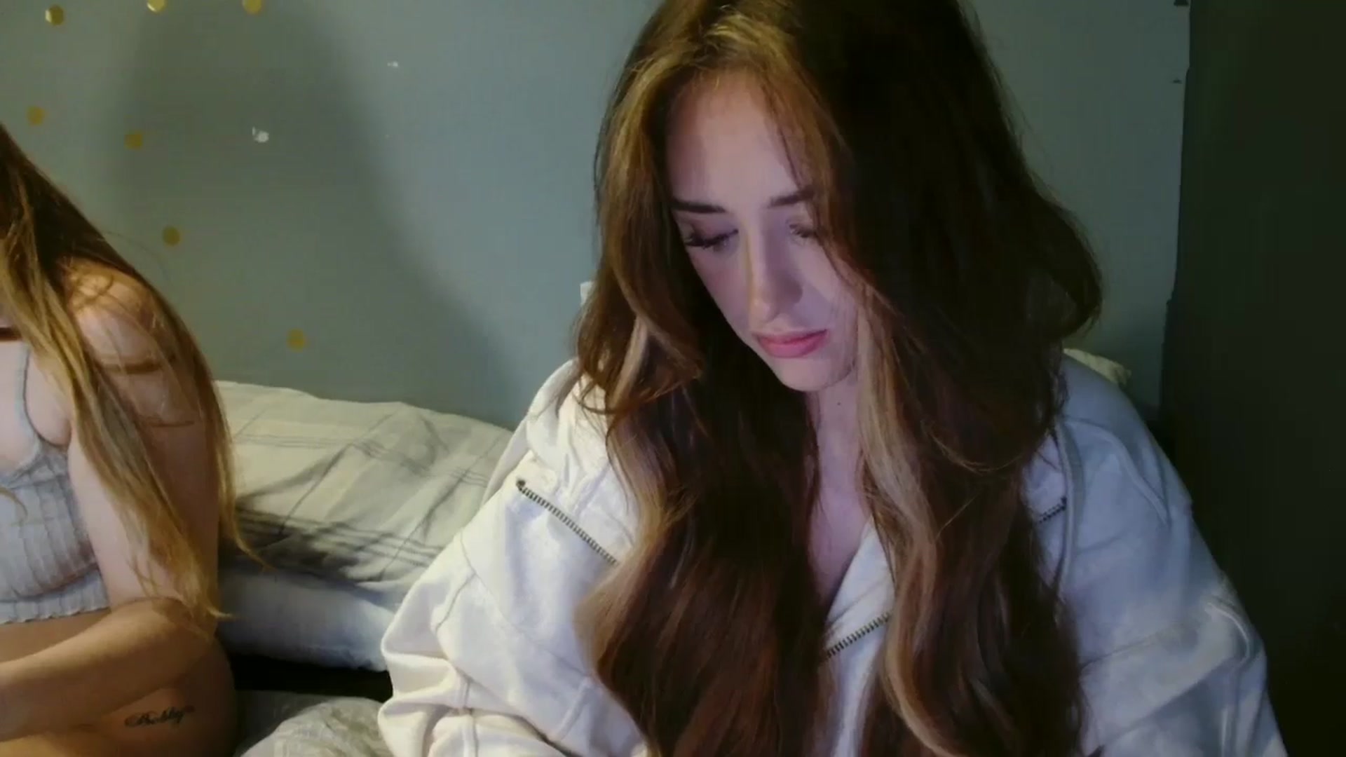 Gallery image thumbnail from cutebabe58's myfreecams stream on, 10/03/2023, 16:23 image 5 of 20