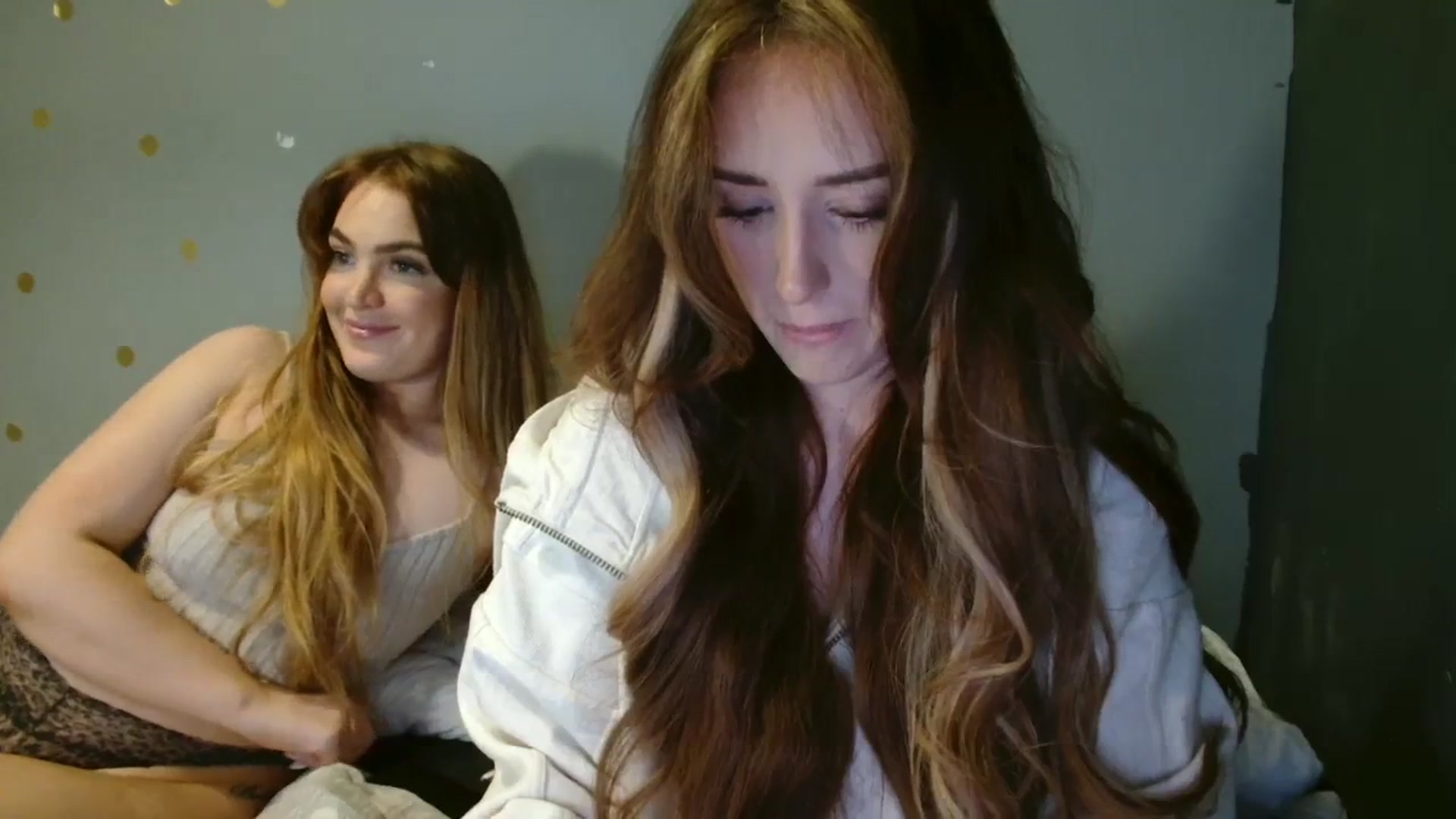 Gallery image thumbnail from cutebabe58's myfreecams stream on, 10/03/2023, 16:23 image 14 of 20