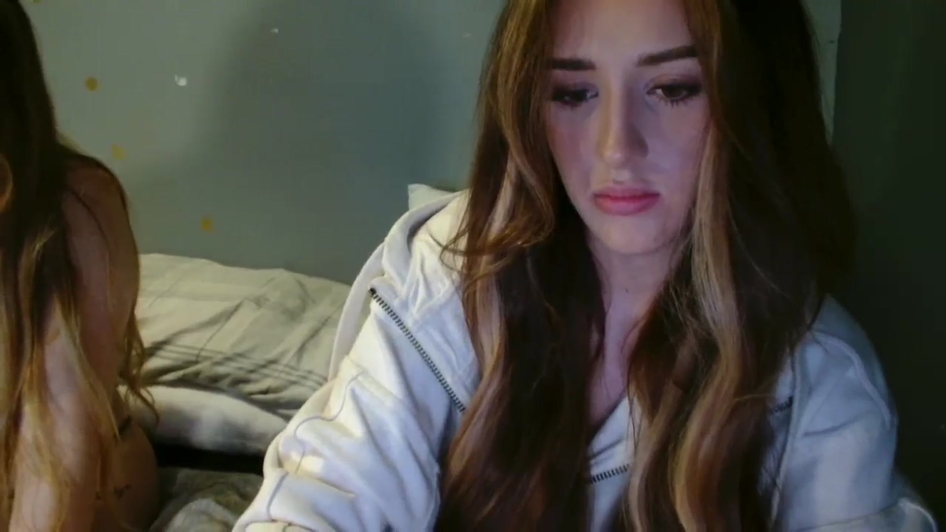 Gallery image thumbnail from cutebabe58's myfreecams stream on, 10/03/2023, 16:23 image 6 of 20