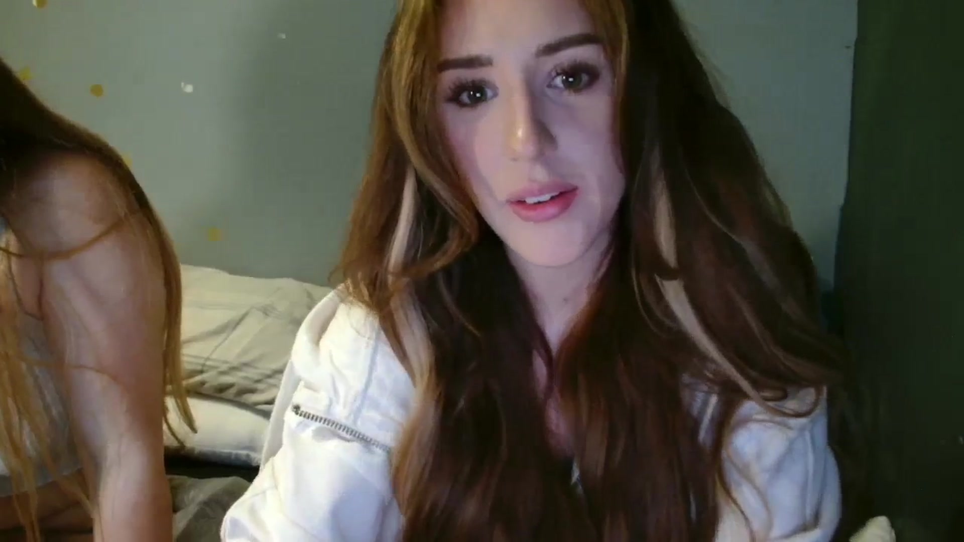 Gallery image thumbnail from cutebabe58's myfreecams stream on, 10/03/2023, 16:23 image 10 of 20