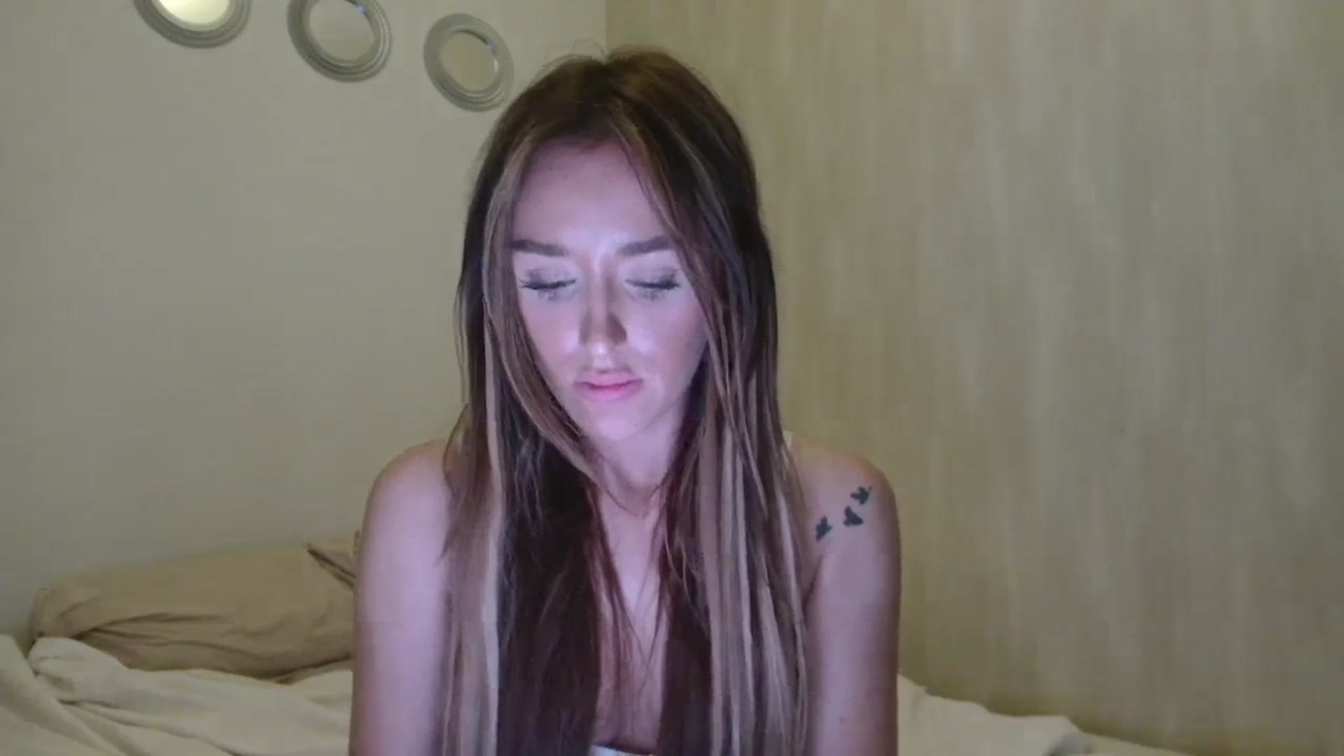 Gallery image thumbnail from cutebabe58's myfreecams stream on, 11/13/2023, 14:44 image 10 of 20