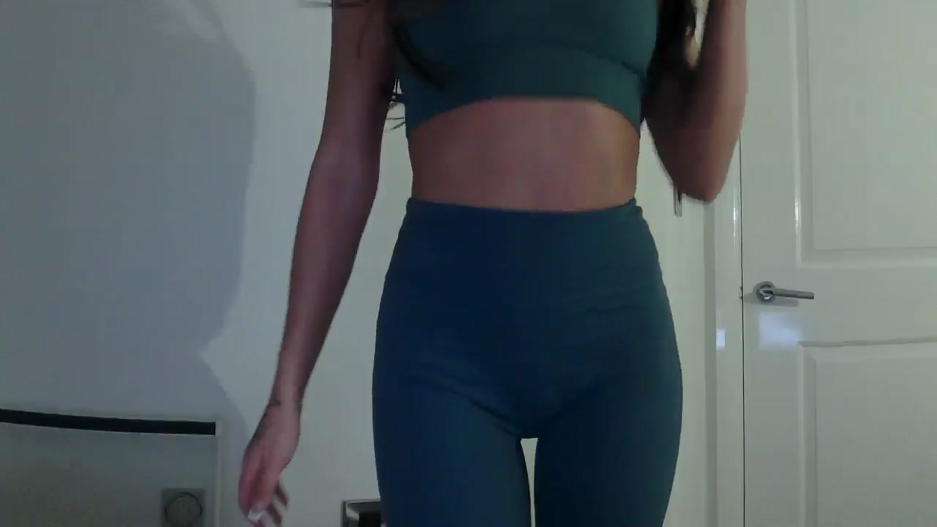 Gallery image thumbnail from cutebabe58's myfreecams stream on, 07/04/2024, 22:13 image 17 of 20