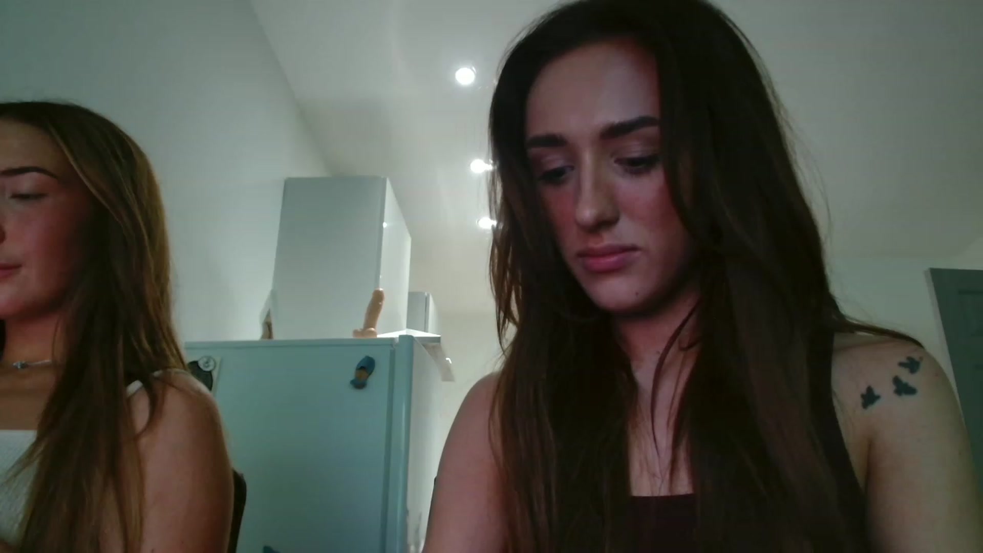 Gallery image thumbnail from cutebabe7's myfreecams stream on, 06/05/2023, 19:39 image 10 of 20