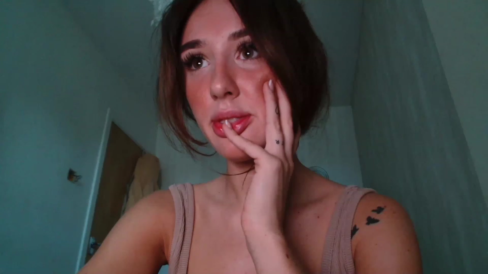 Gallery image thumbnail from cutebabe7's myfreecams stream on, 06/09/2023, 14:31 image 3 of 20