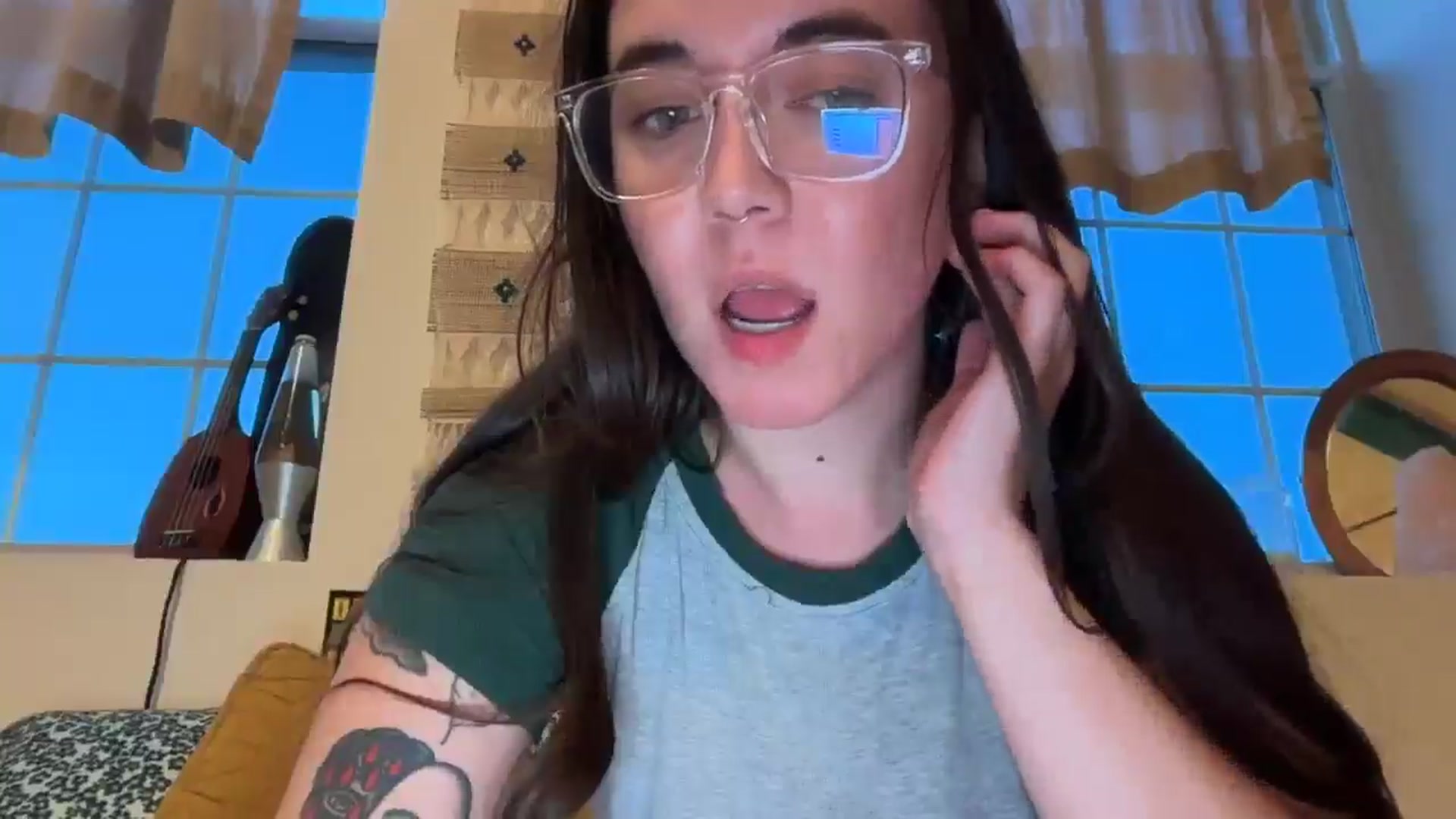 Gallery image thumbnail from cuteballoons's myfreecams stream on, 05/13/2025, 24:33 image 15 of 20