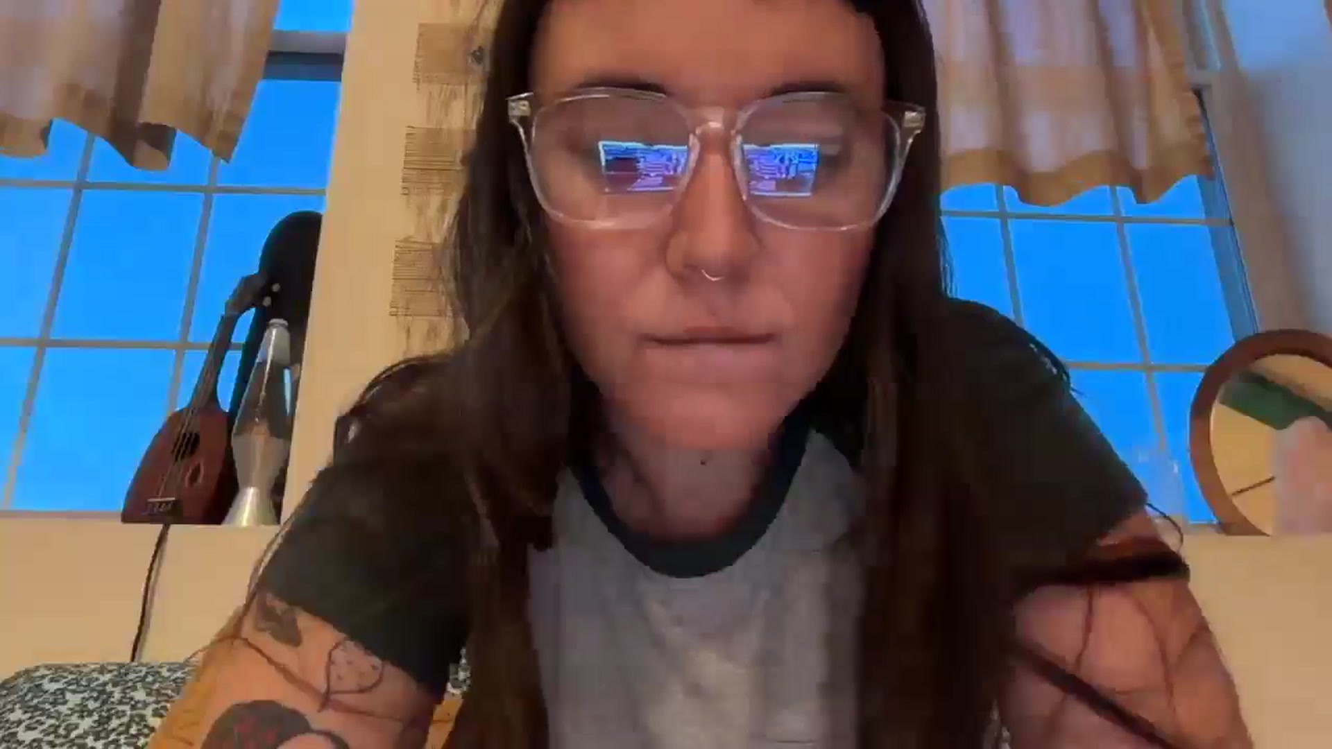 Gallery image thumbnail from cuteballoons's myfreecams stream on, 05/13/2025, 24:33 image 16 of 20