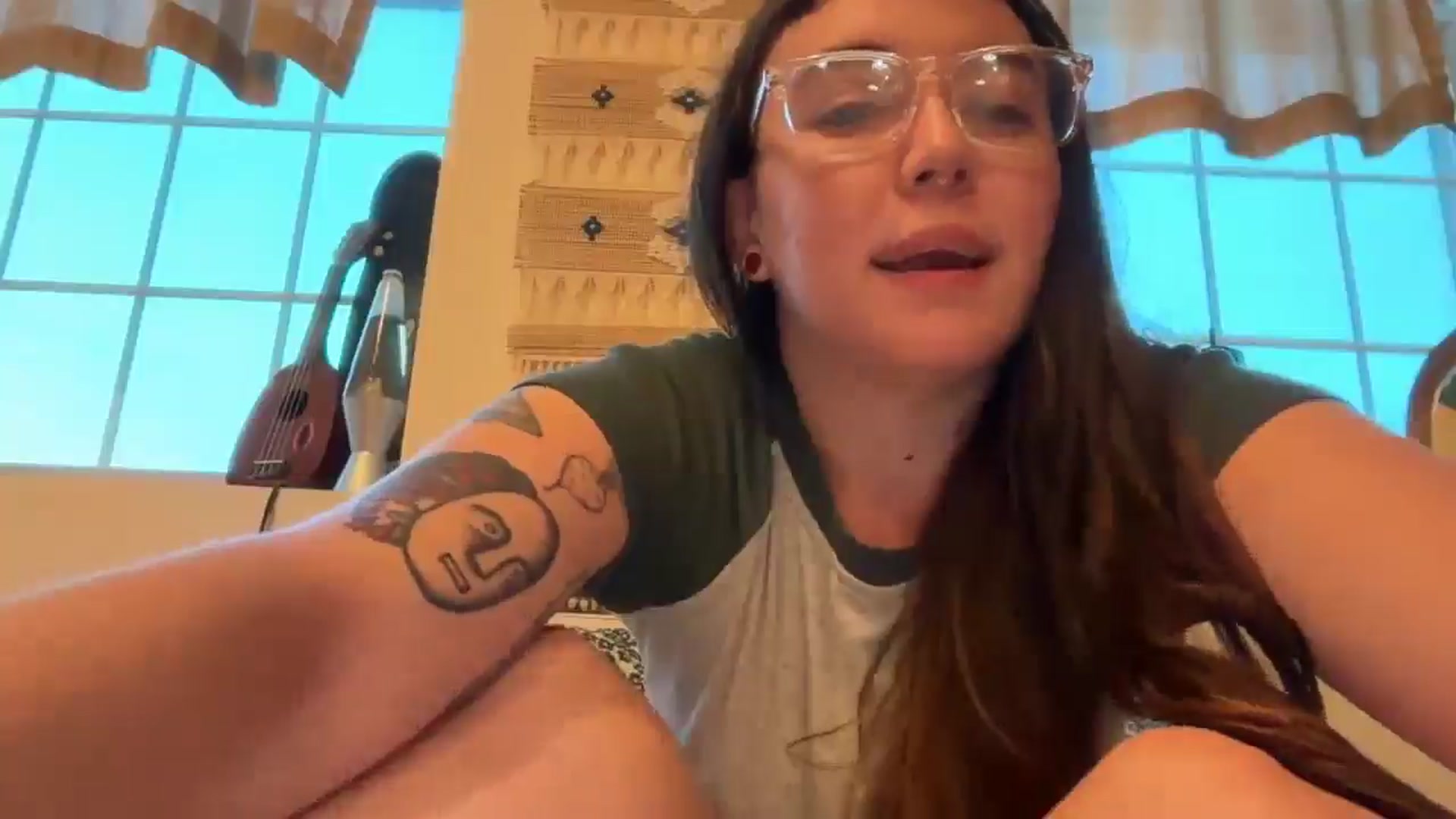 Gallery image thumbnail from cuteballoons's myfreecams stream on, 05/13/2025, 24:33 image 12 of 20