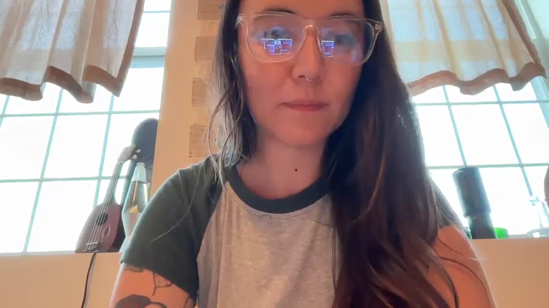 Gallery image thumbnail from cuteballoons's myfreecams stream on, 05/13/2025, 24:33 image 6 of 20
